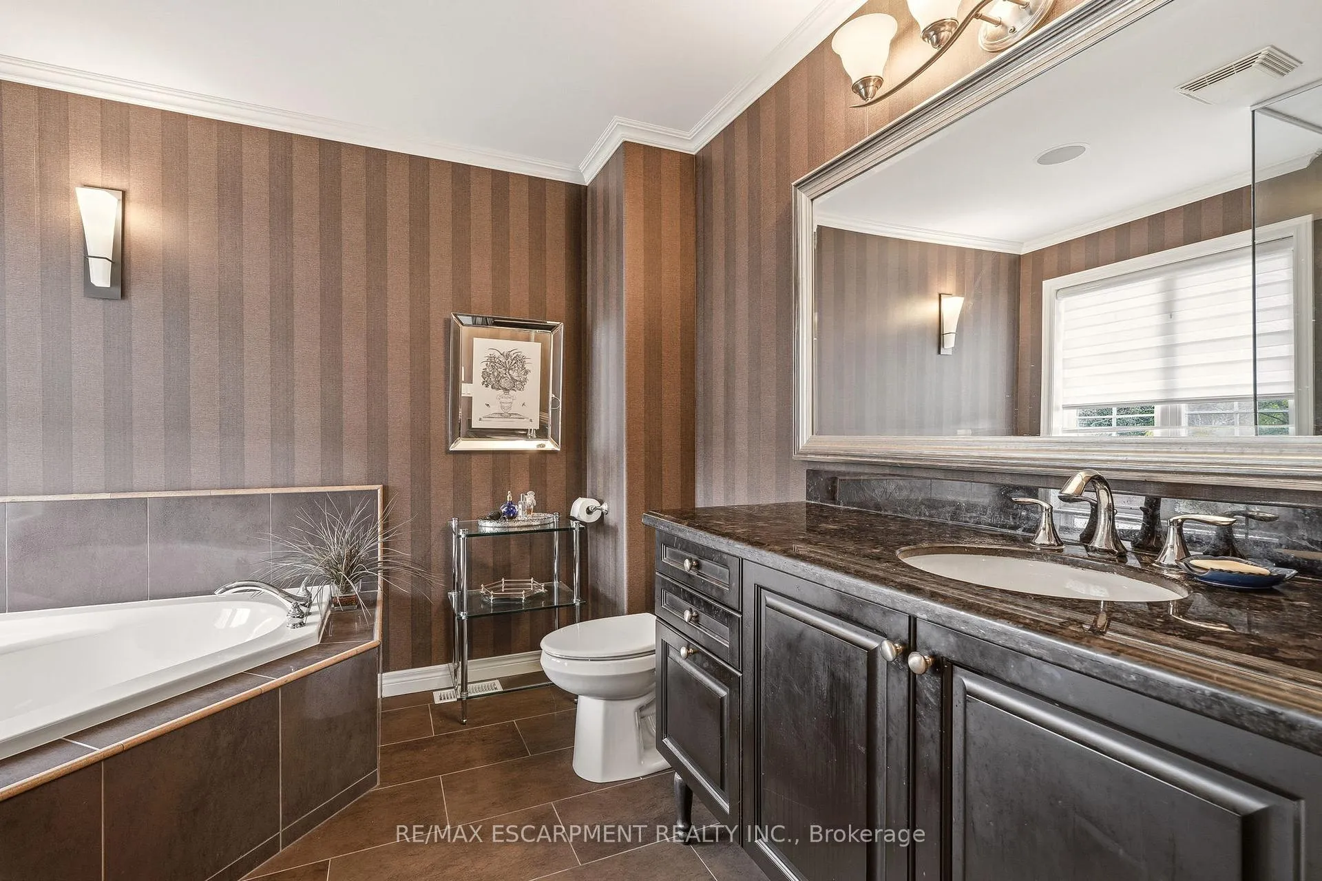Photo 32 of 72 Mcgrath Court, Hamilton, Dundas — HOMEH