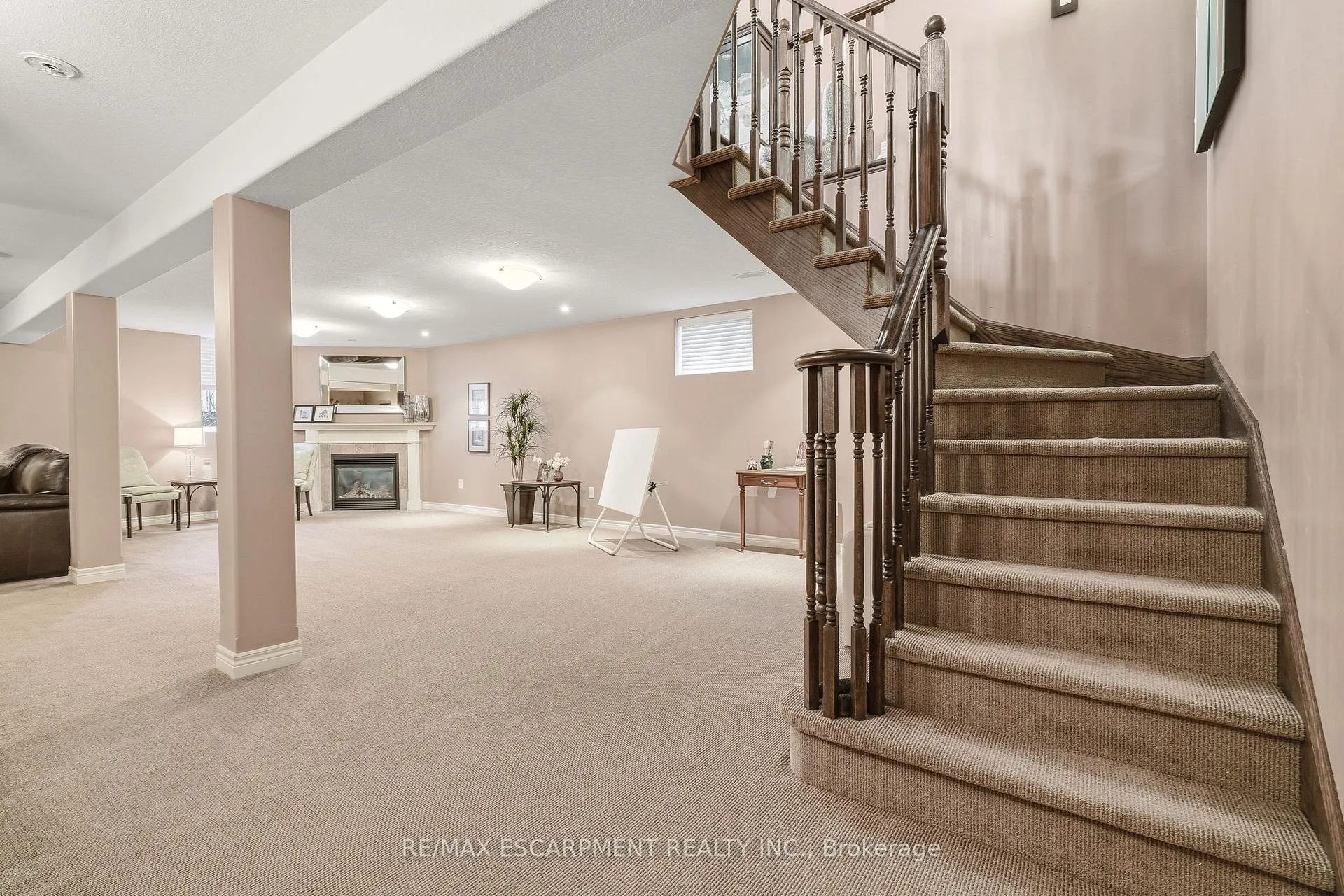 Photo 35 of 72 Mcgrath Court, Hamilton, Dundas — HOMEH