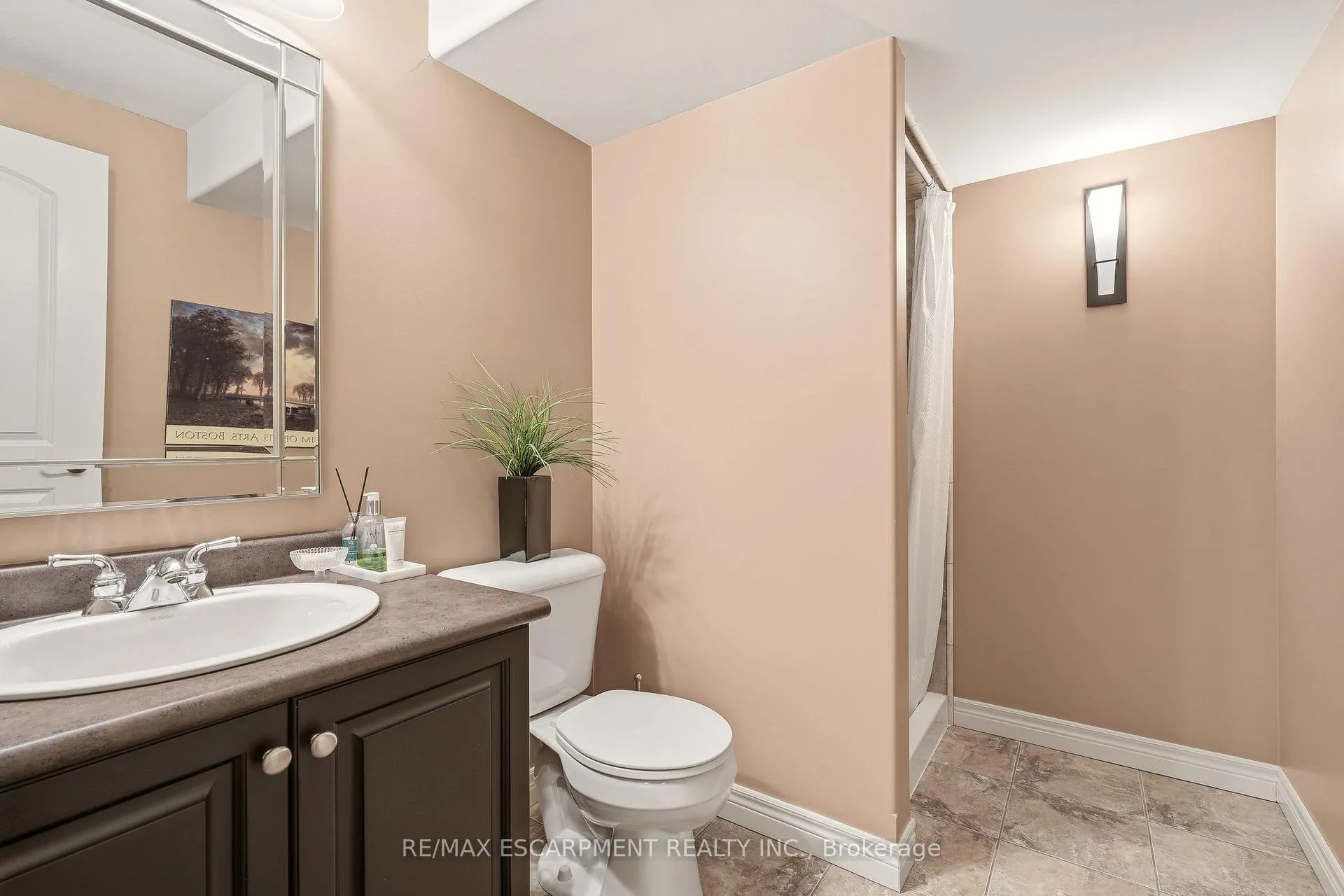 Photo 41 of 72 Mcgrath Court, Hamilton, Dundas — HOMEH