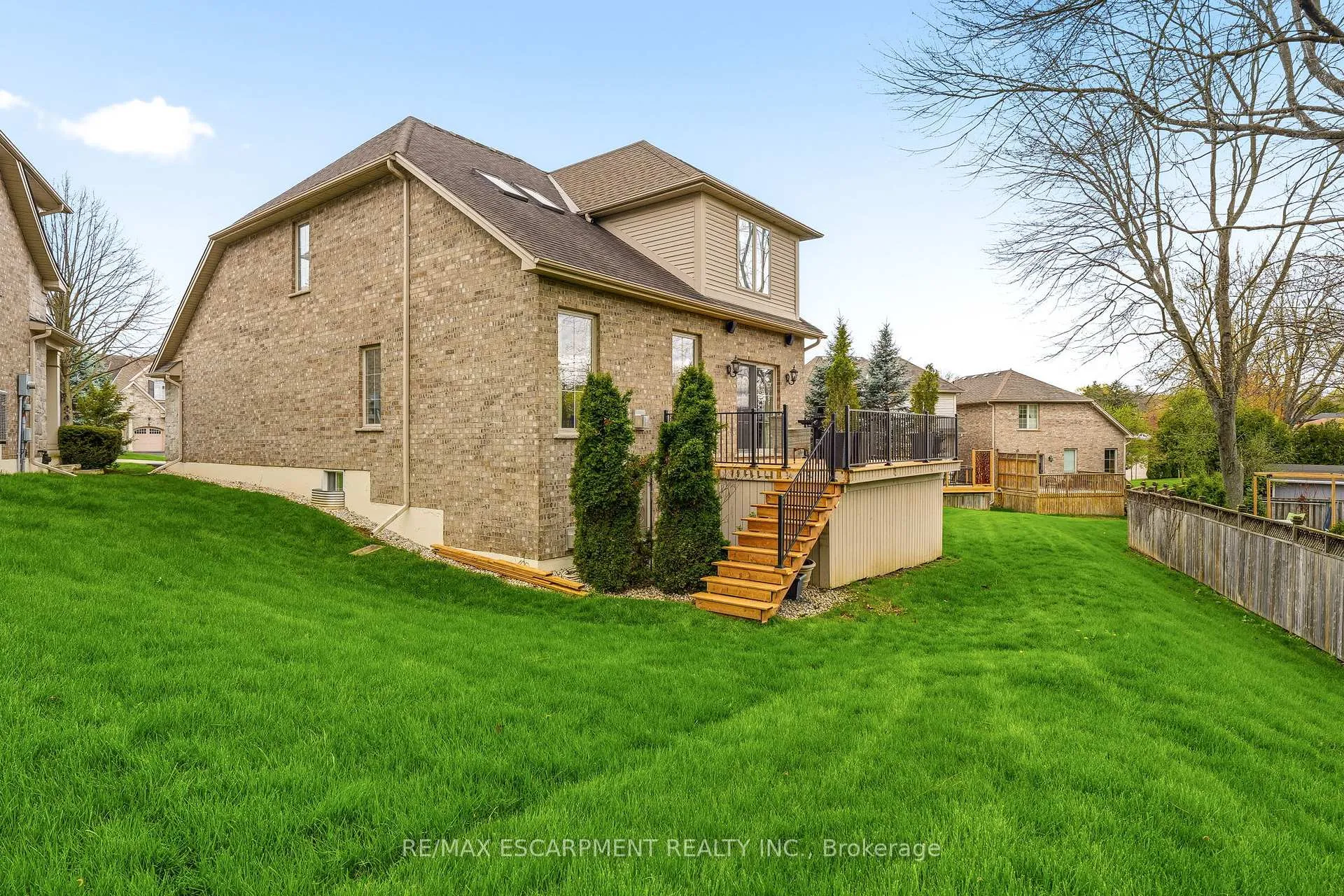 Photo 43 of 72 Mcgrath Court, Hamilton, Dundas — HOMEH