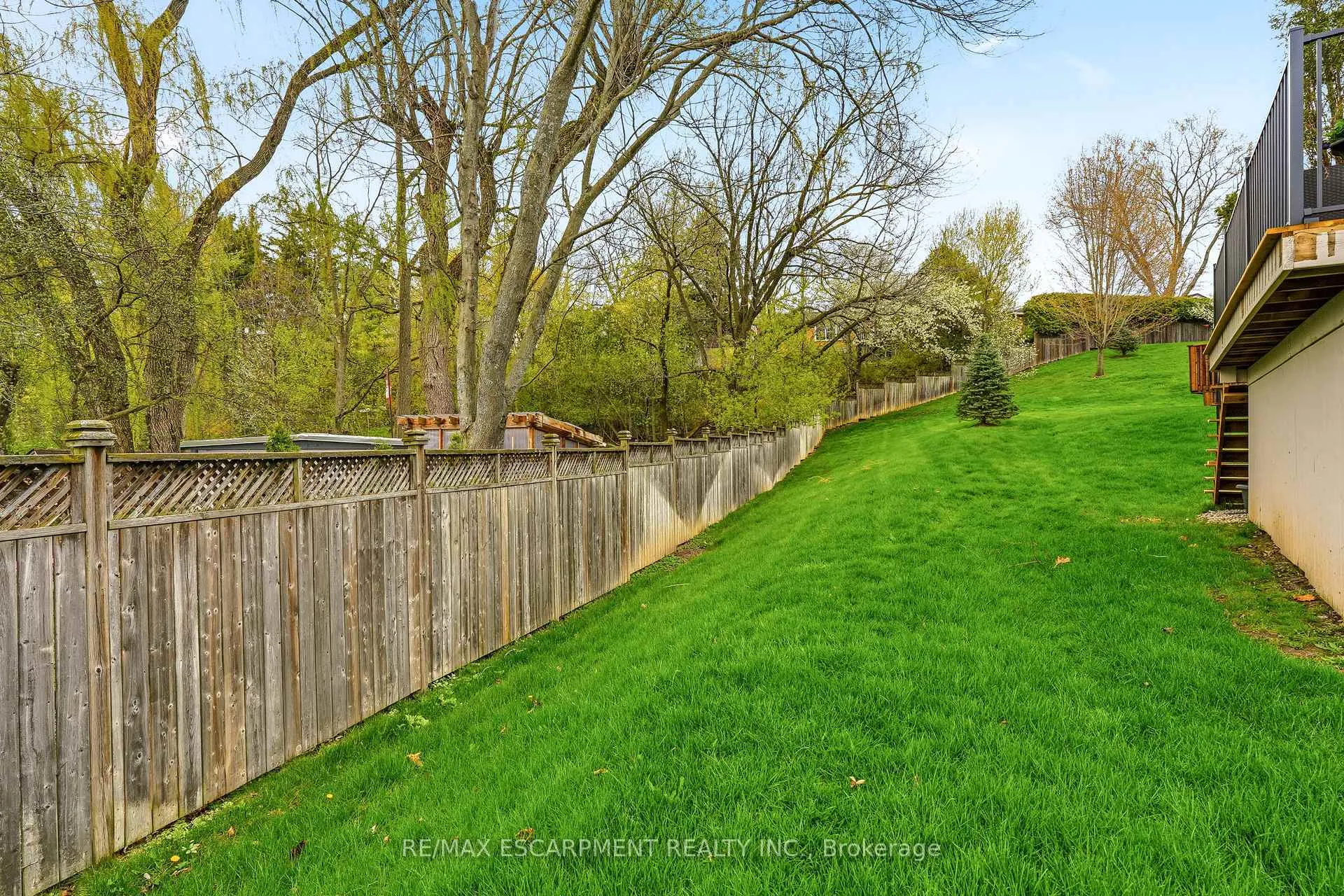 Photo 44 of 72 Mcgrath Court, Hamilton, Dundas — HOMEH