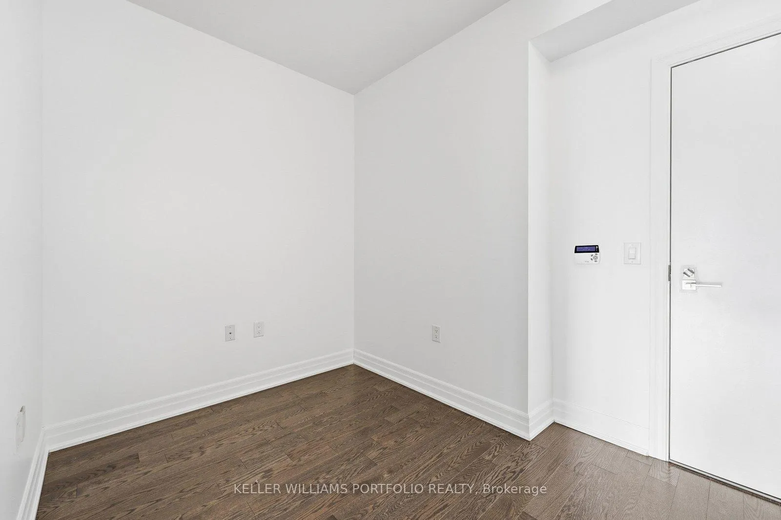 Photo 6 of Unit 1904, 8 The Esplanade, Toronto, Waterfront Communities — HOMEH