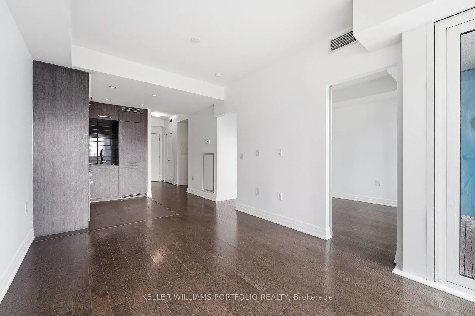Photo 13 of Unit 1904, 8 The Esplanade, Toronto, Waterfront Communities — HOMEH