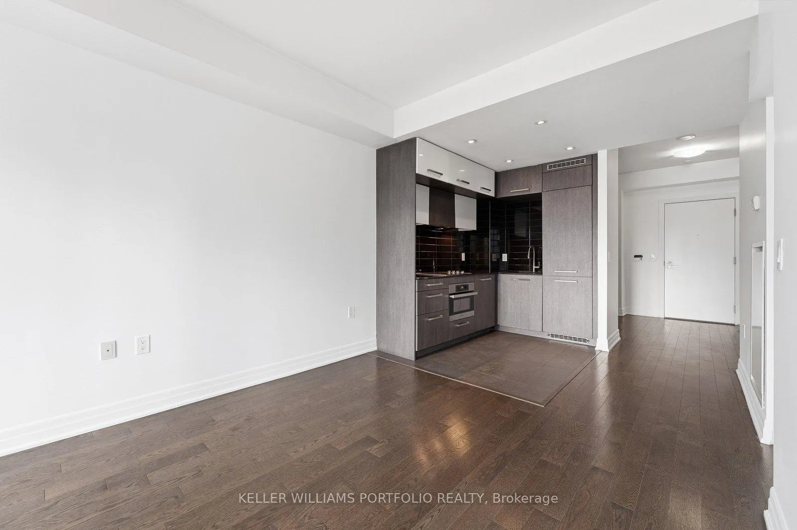 Photo 15 of Unit 1904, 8 The Esplanade, Toronto, Waterfront Communities — HOMEH