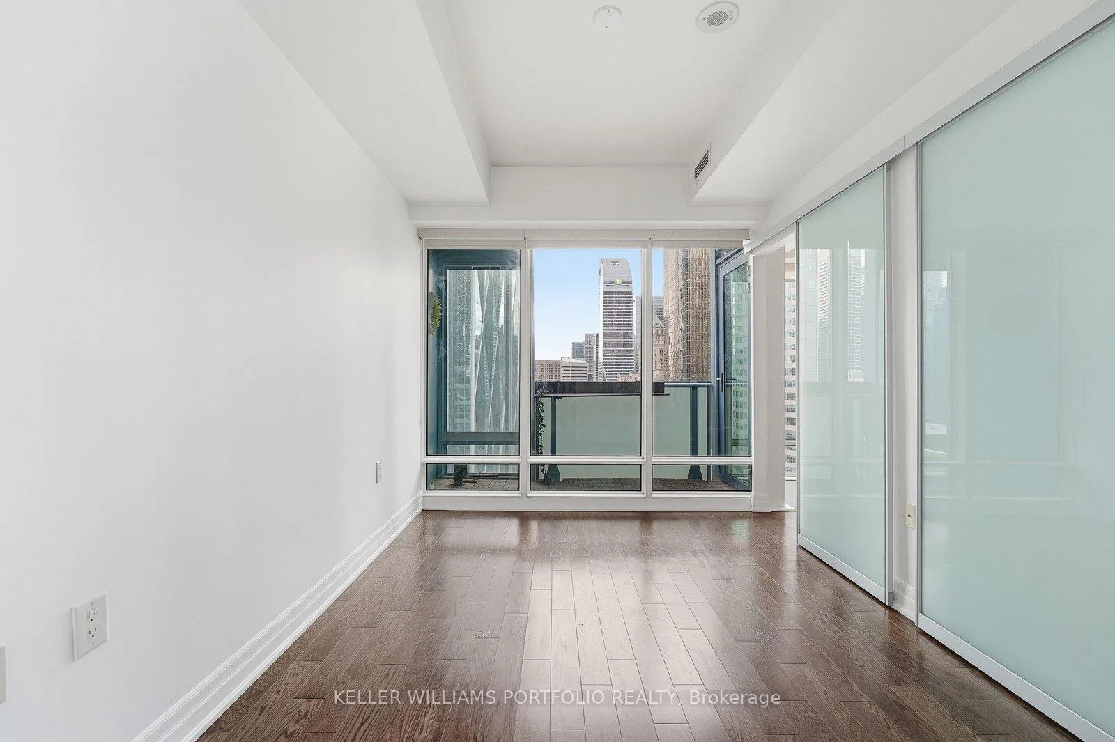 Photo 18 of Unit 1904, 8 The Esplanade, Toronto, Waterfront Communities — HOMEH