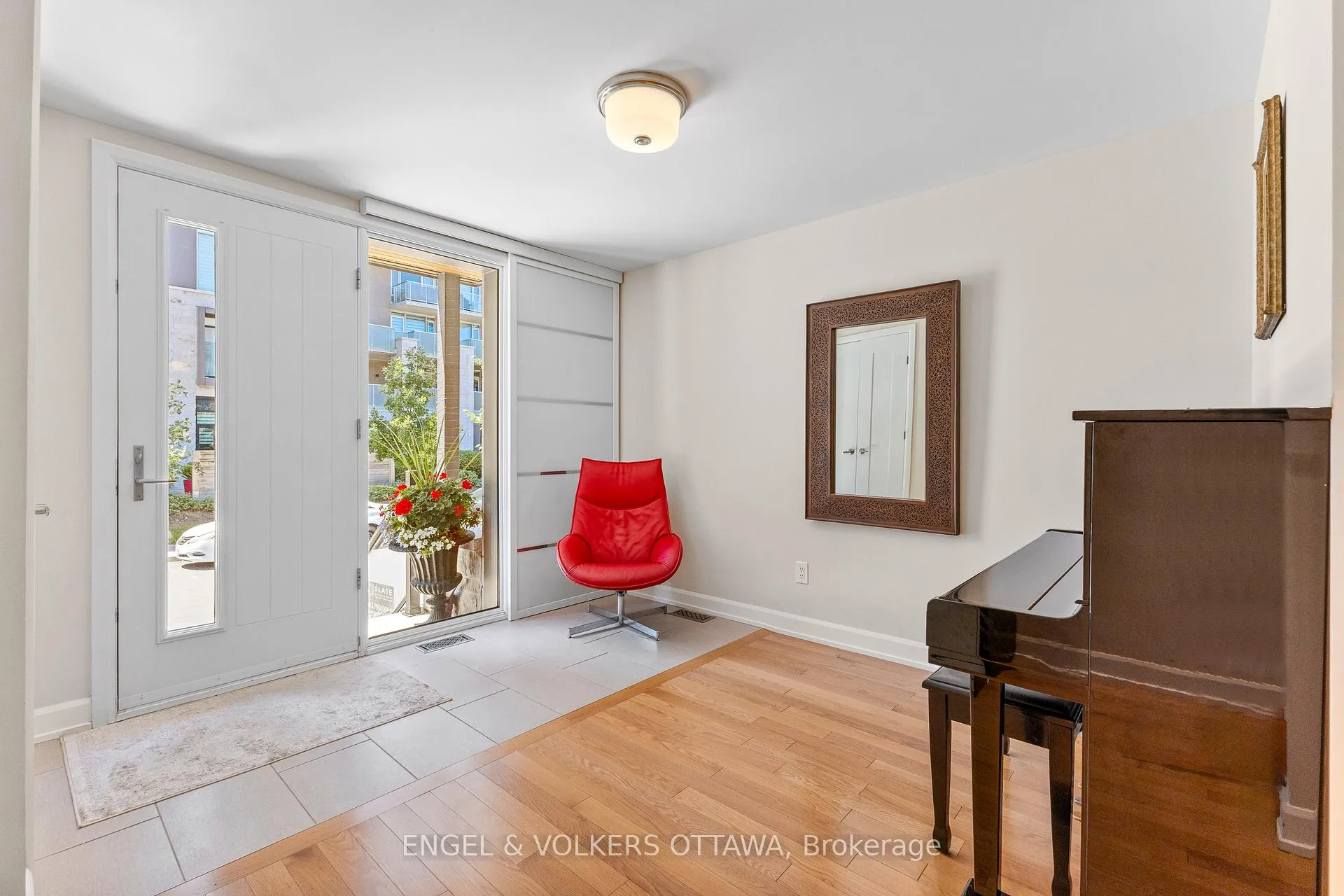Photo 2 of 537 De Mazenod Avenue, Ottawa, Ottawa East — HOMEH