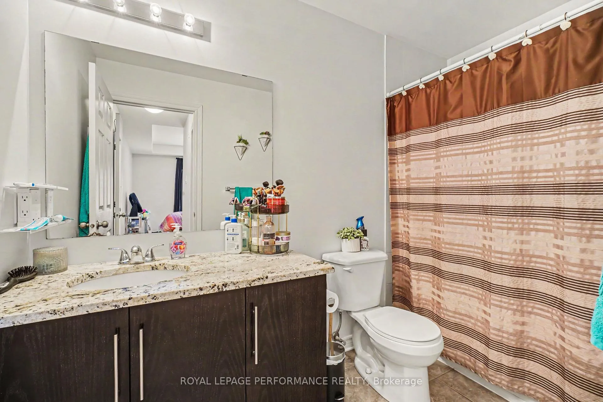 Photo 16 of Unit D, 326 Everest Private, Ottawa, Elmvale Acres — HOMEH