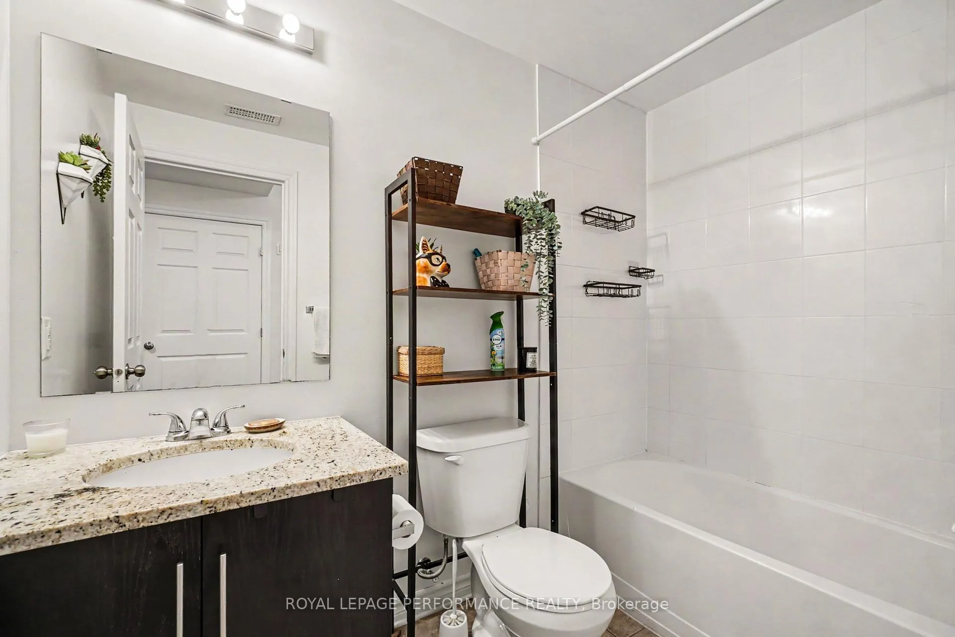 Photo 19 of Unit D, 326 Everest Private, Ottawa, Elmvale Acres — HOMEH