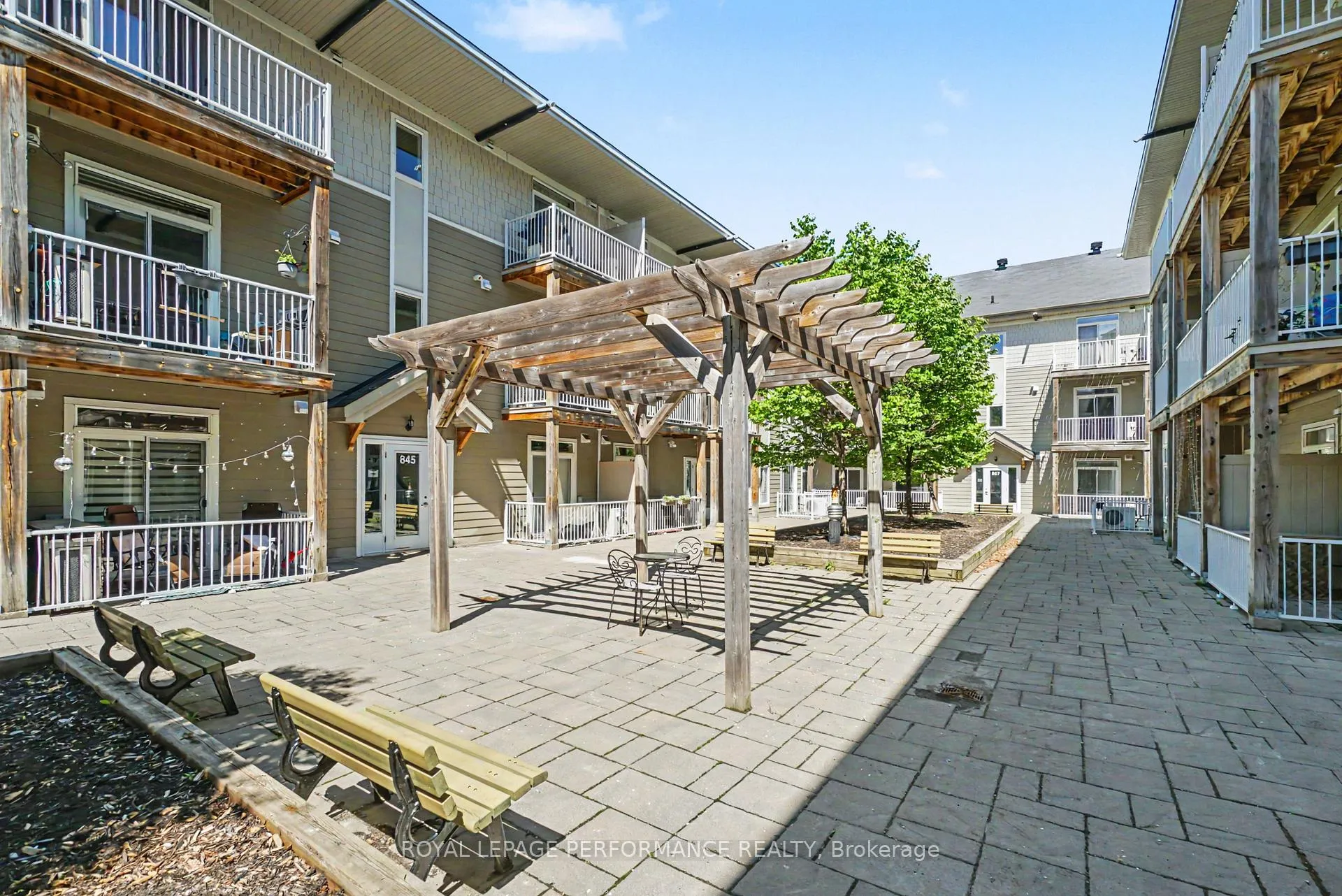 Photo 23 of Unit D, 326 Everest Private, Ottawa, Elmvale Acres — HOMEH