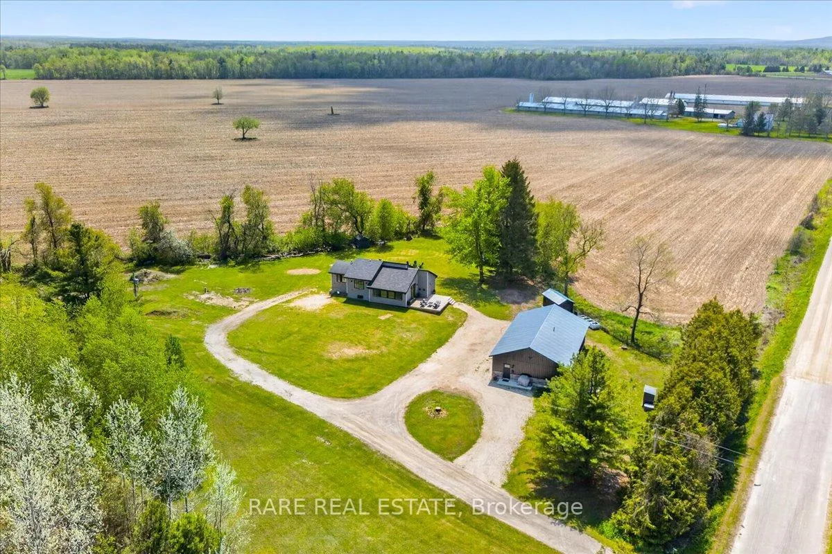 Photo 3 of 31 Creemore Avenue, Clearview, Rural Clearview — HOMEH