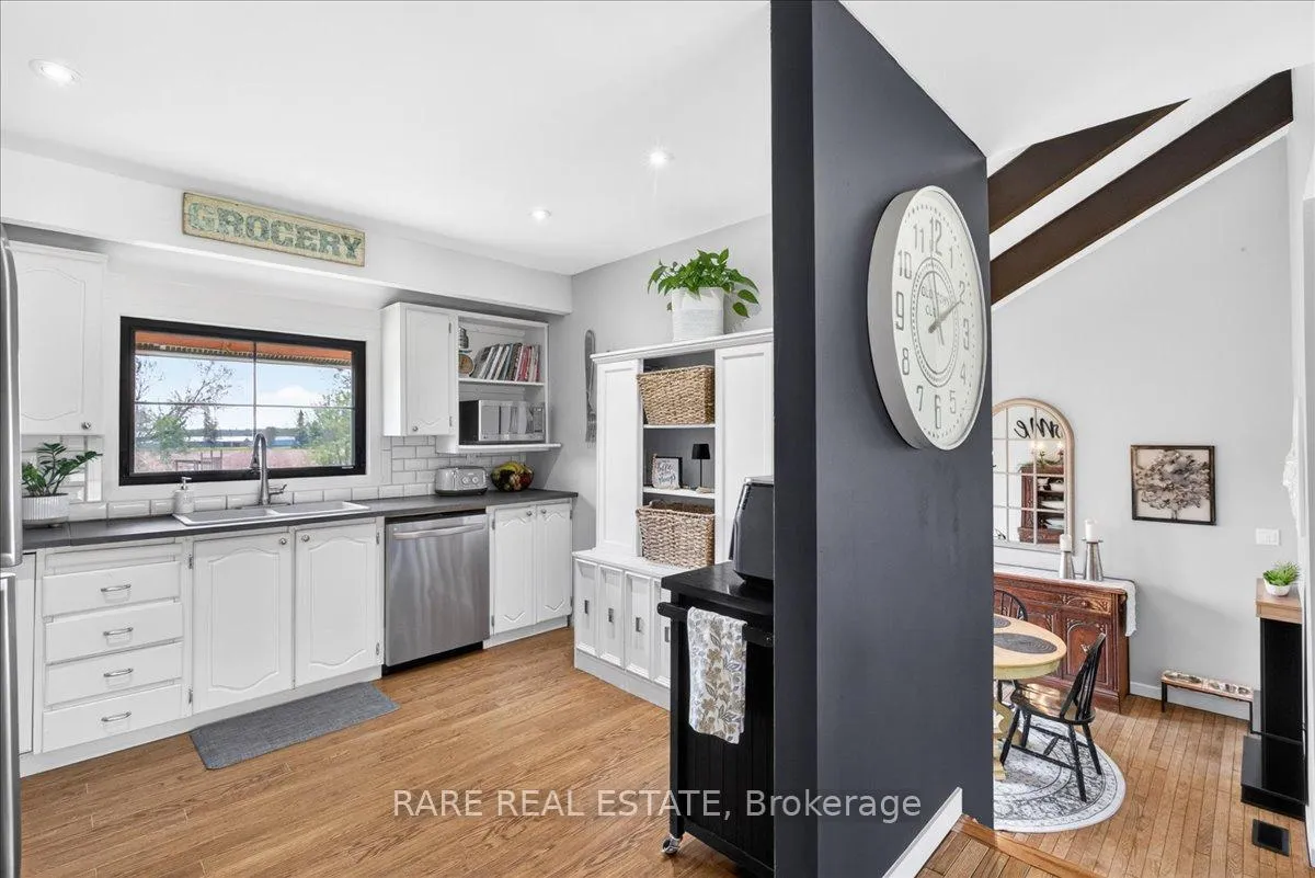 Photo 14 of 31 Creemore Avenue, Clearview, Rural Clearview — HOMEH