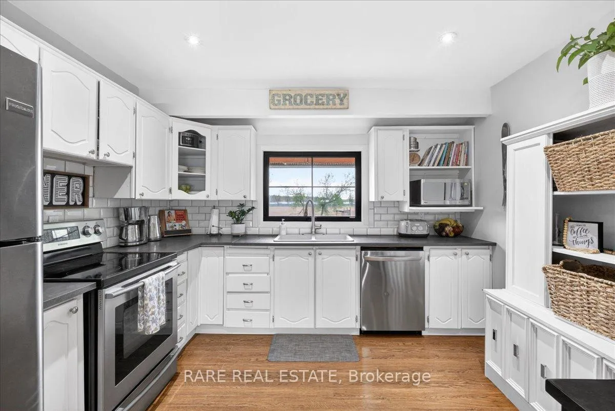 Photo 15 of 31 Creemore Avenue, Clearview, Rural Clearview — HOMEH