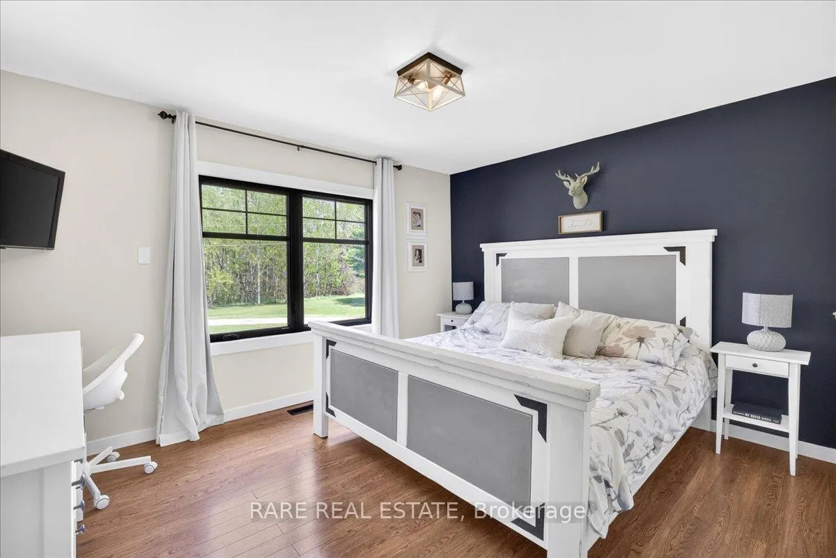 Photo 20 of 31 Creemore Avenue, Clearview, Rural Clearview — HOMEH
