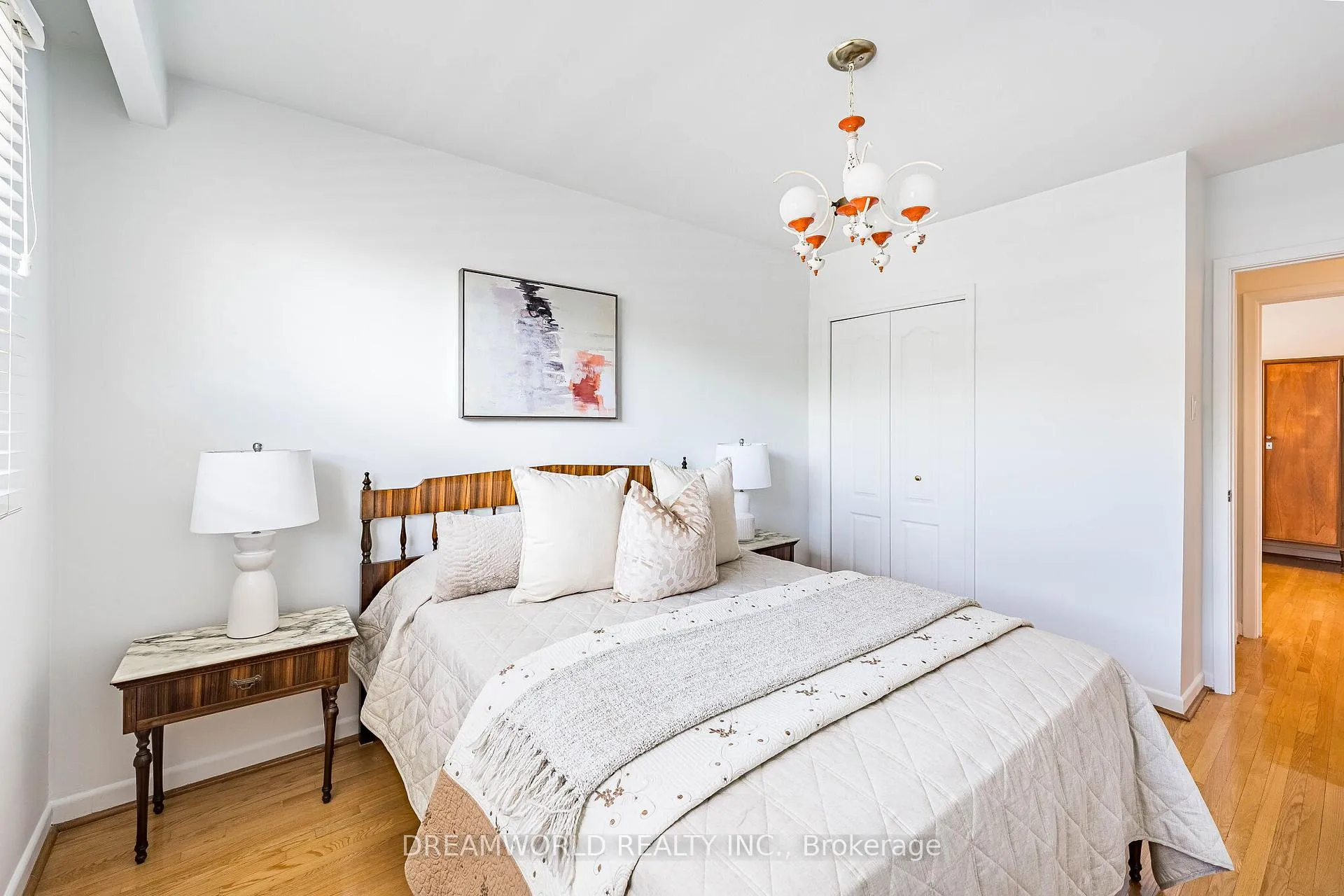 Photo 21 of 18 Hucknall Road, North York, York University Heights — HOMEH