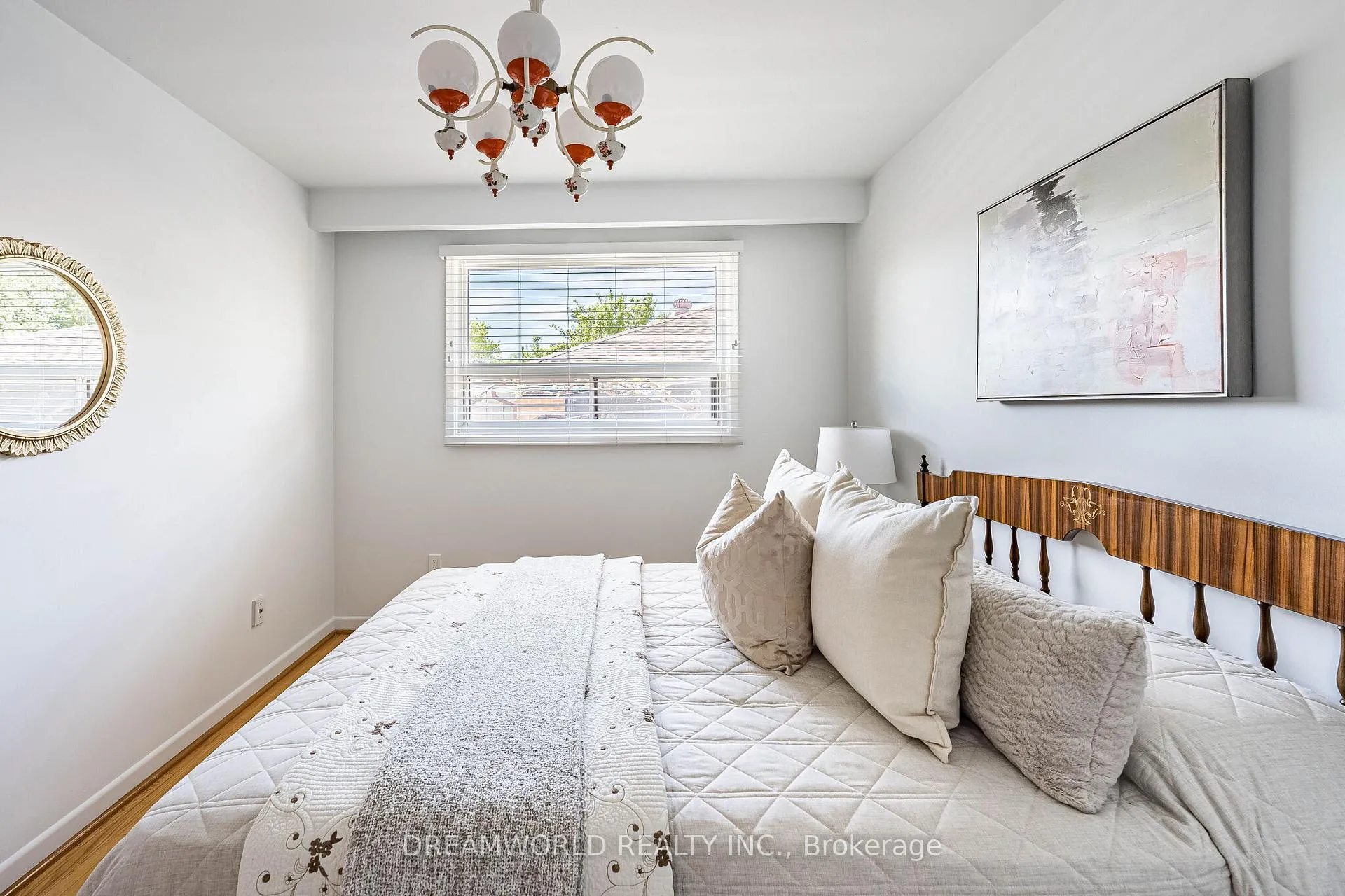 Photo 22 of 18 Hucknall Road, North York, York University Heights — HOMEH
