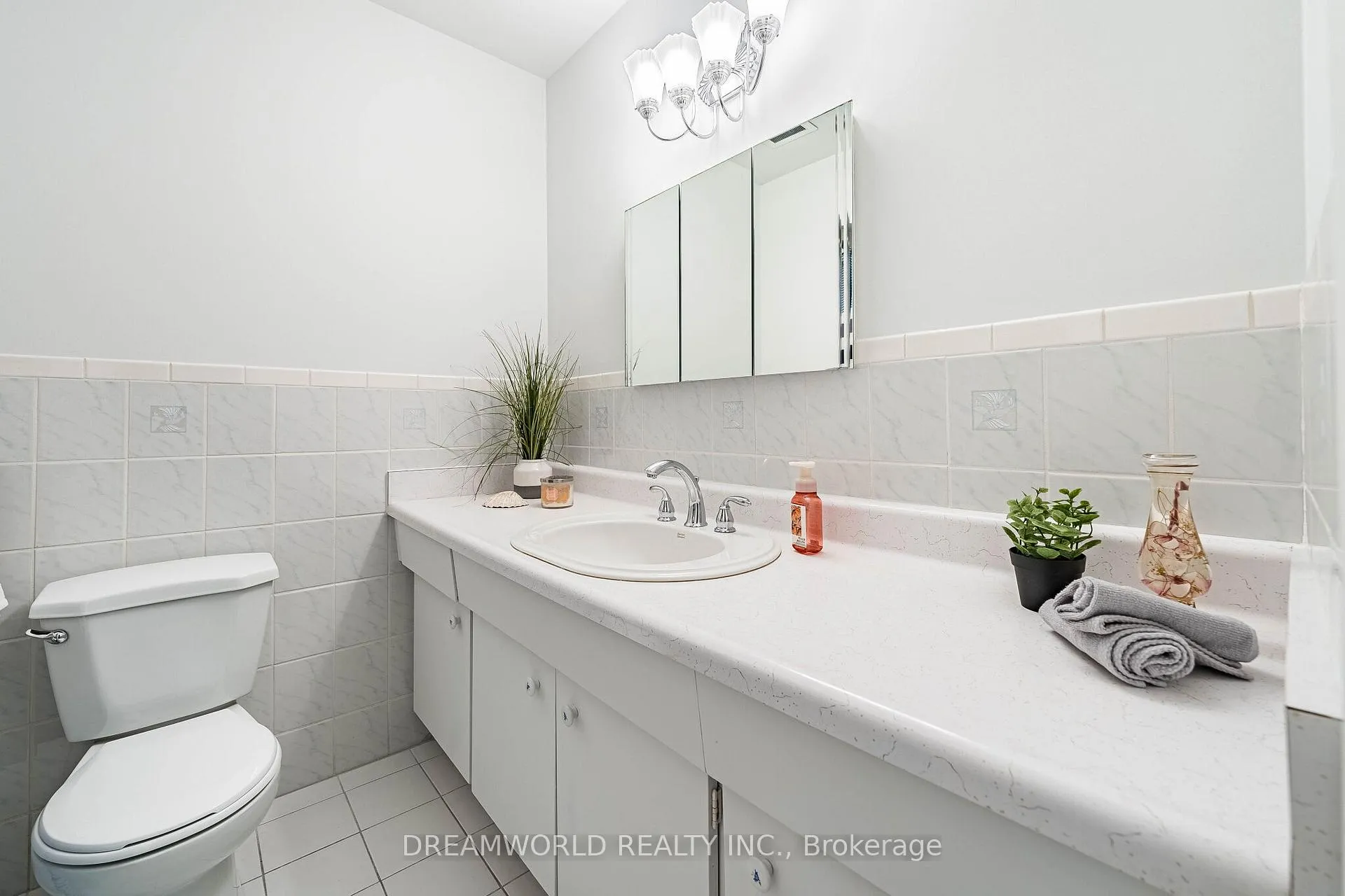 Photo 29 of 18 Hucknall Road, North York, York University Heights — HOMEH