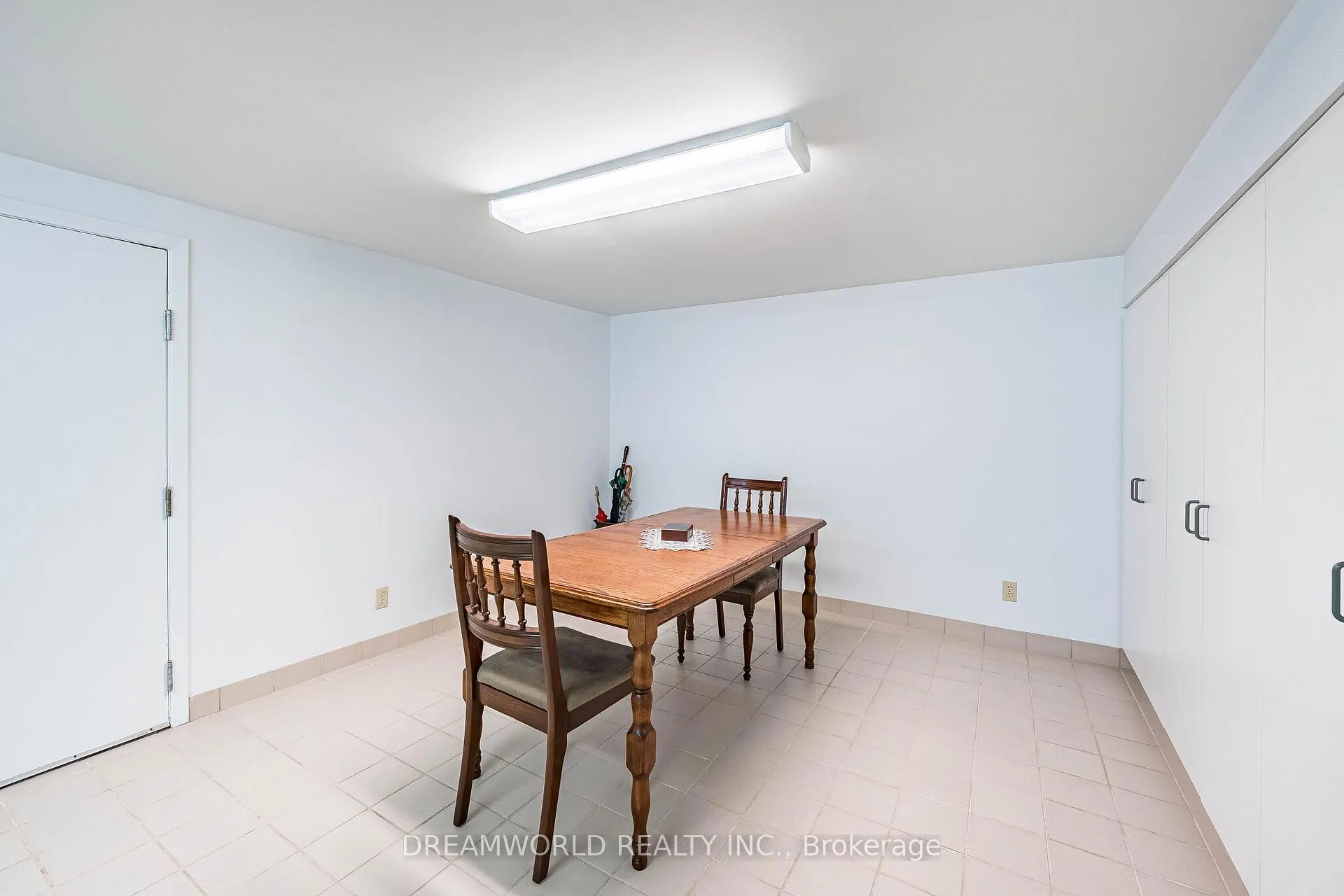Photo 38 of 18 Hucknall Road, North York, York University Heights — HOMEH