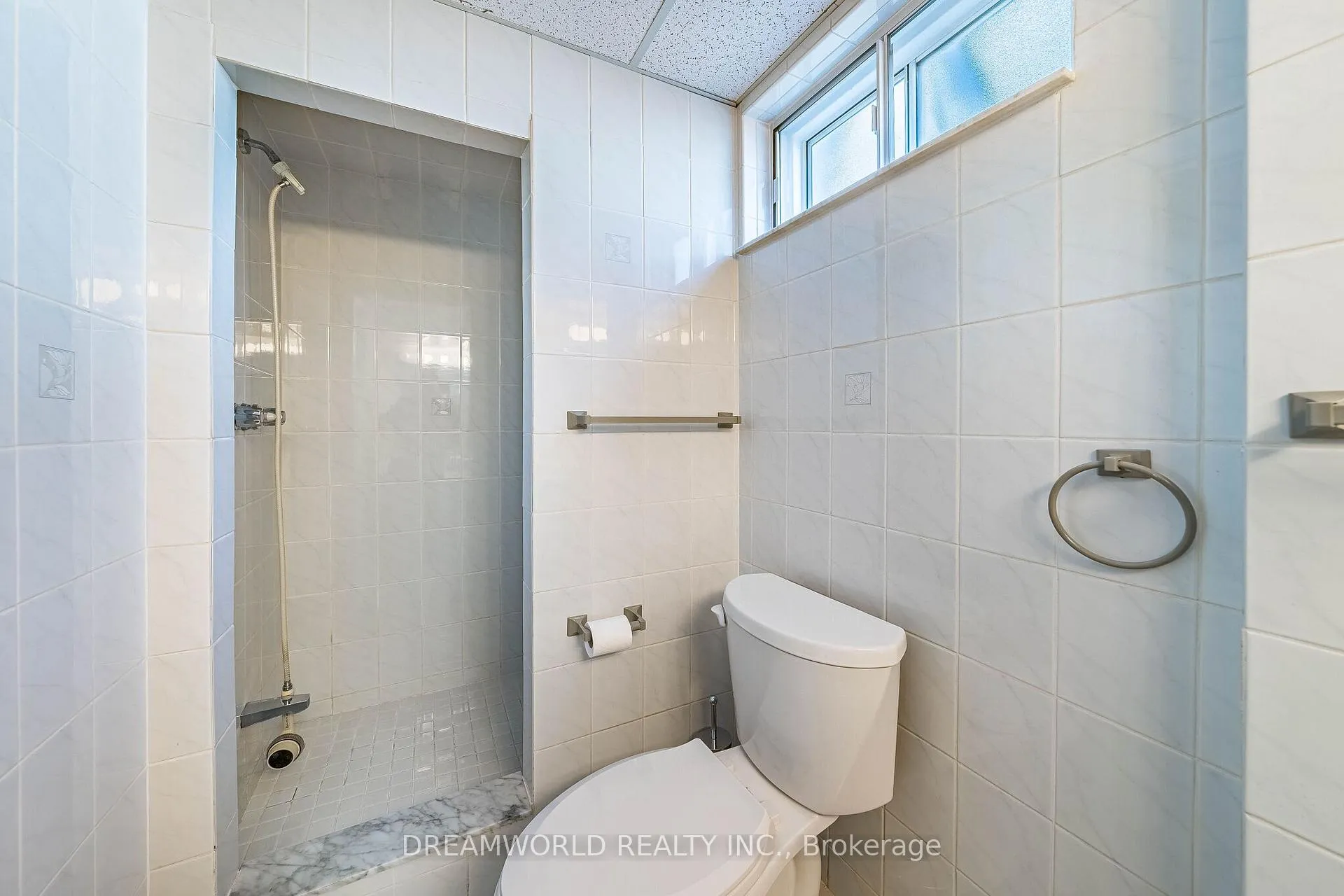 Photo 41 of 18 Hucknall Road, North York, York University Heights — HOMEH