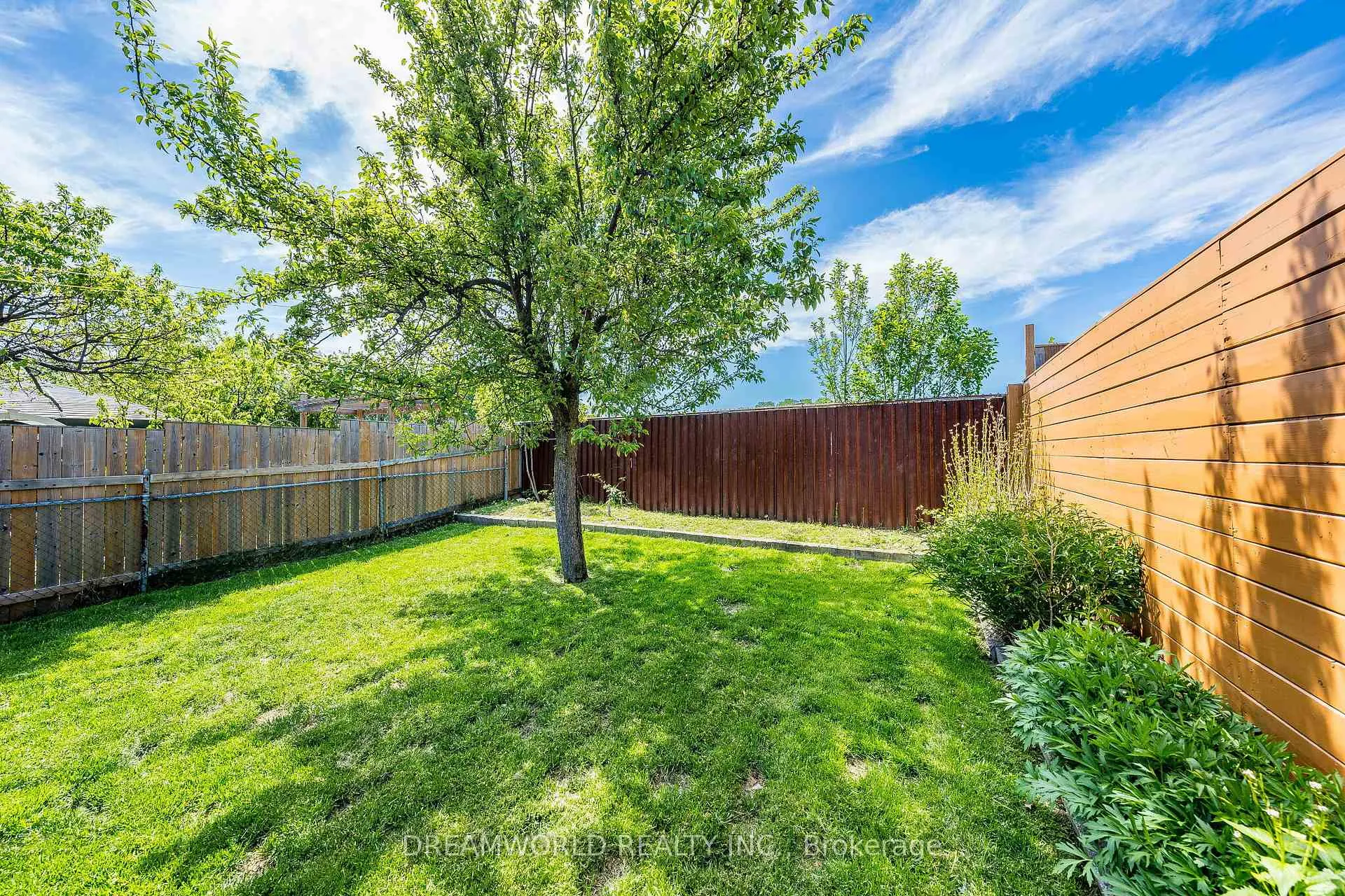 Photo 45 of 18 Hucknall Road, North York, York University Heights — HOMEH