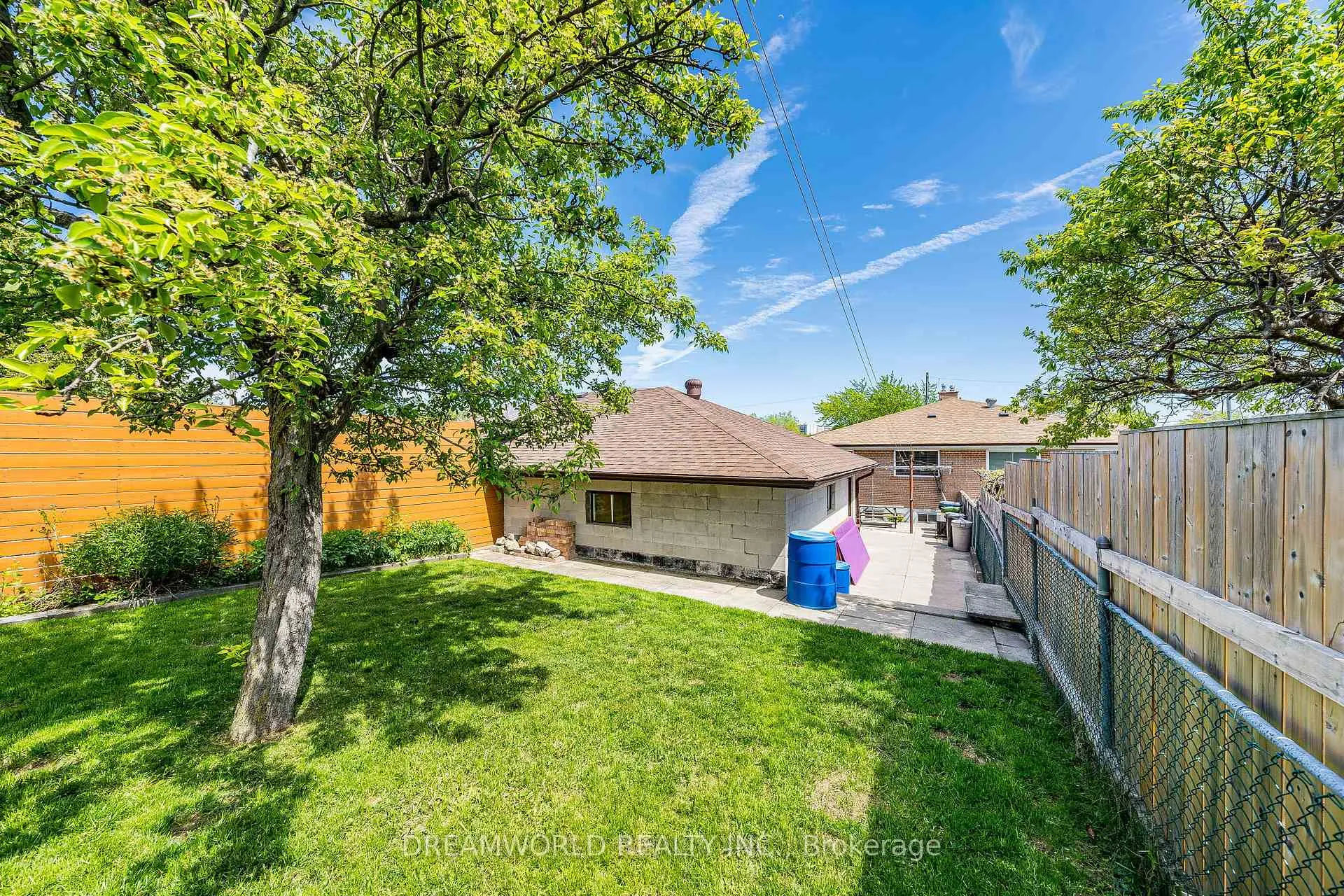 Photo 46 of 18 Hucknall Road, North York, York University Heights — HOMEH