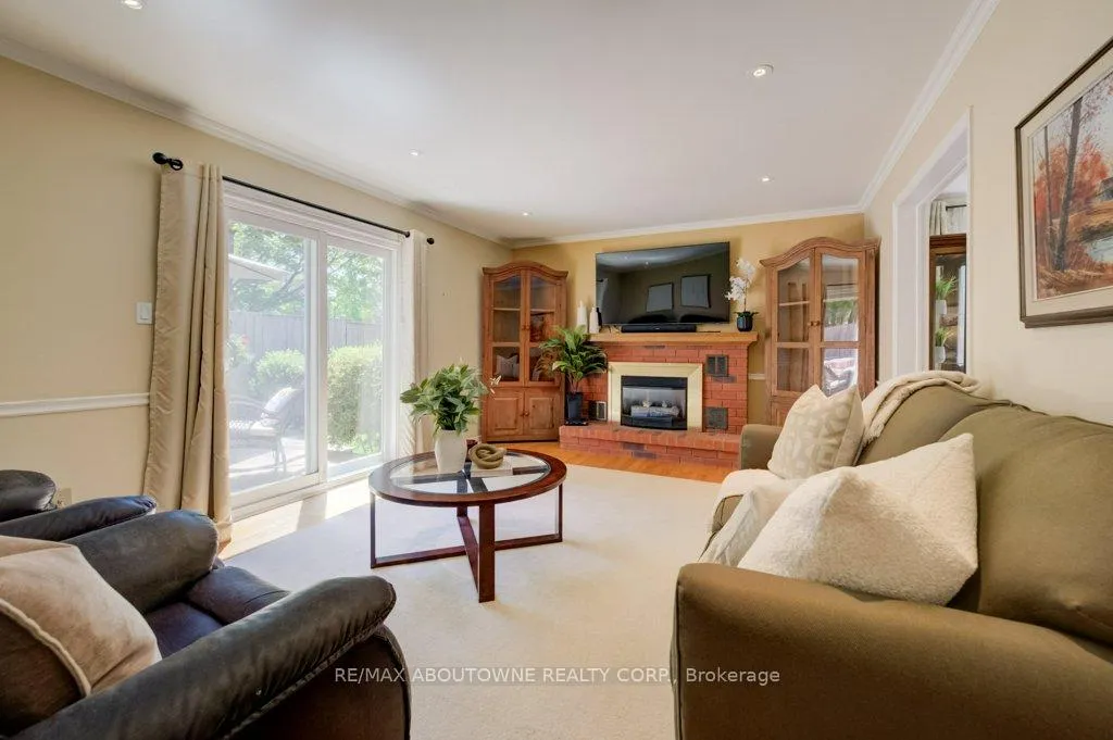 Photo 7 of 1300 Old Bridle Path, Oakville, Glen Abbey — HOMEH