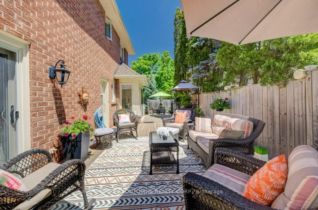 Photo 9 of 1300 Old Bridle Path, Oakville, Glen Abbey — HOMEH