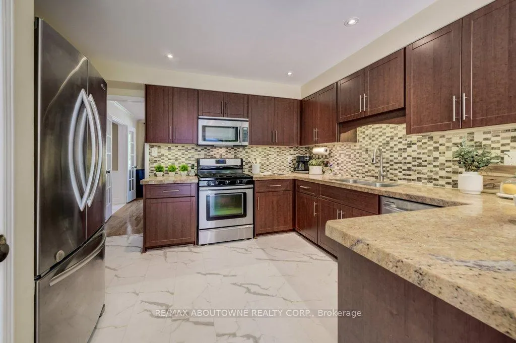 Photo 11 of 1300 Old Bridle Path, Oakville, Glen Abbey — HOMEH
