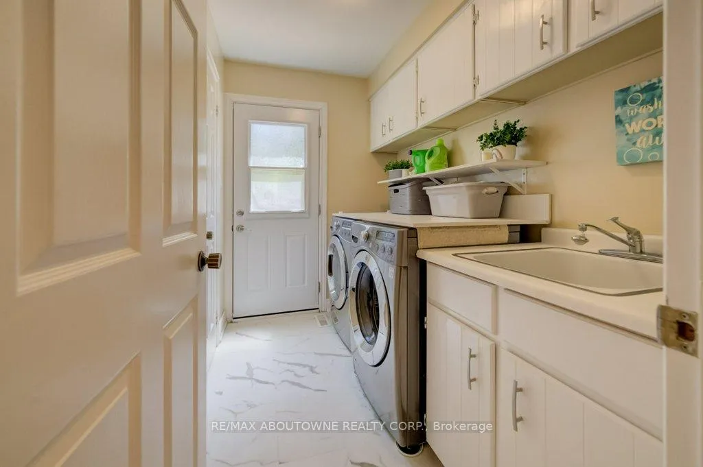 Photo 15 of 1300 Old Bridle Path, Oakville, Glen Abbey — HOMEH