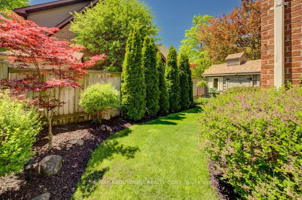 Photo 35 of 1300 Old Bridle Path, Oakville, Glen Abbey — HOMEH