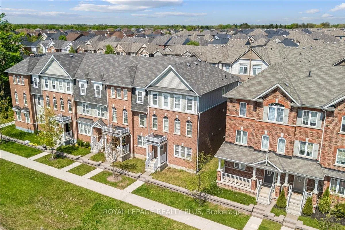 Photo 2 of Unit 74, 22 Spring Creek Drive, Hamilton, Waterdown — HOMEH
