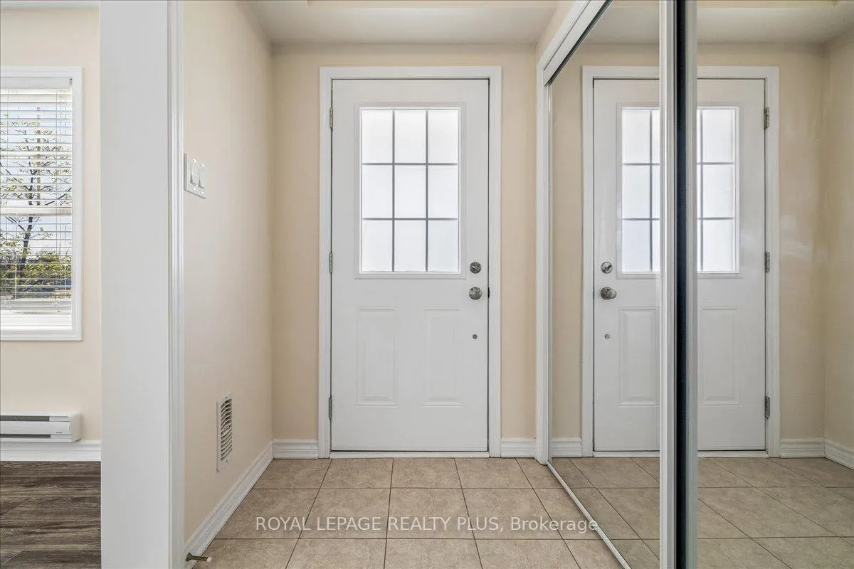 Photo 5 of Unit 74, 22 Spring Creek Drive, Hamilton, Waterdown — HOMEH