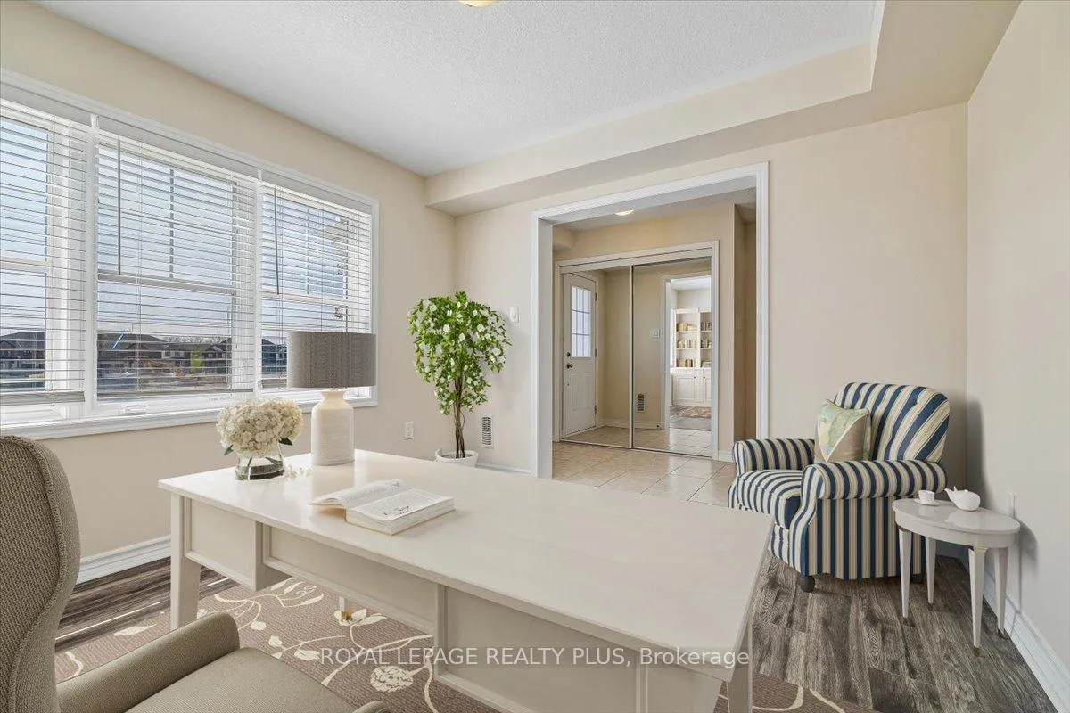 Photo 8 of Unit 74, 22 Spring Creek Drive, Hamilton, Waterdown — HOMEH