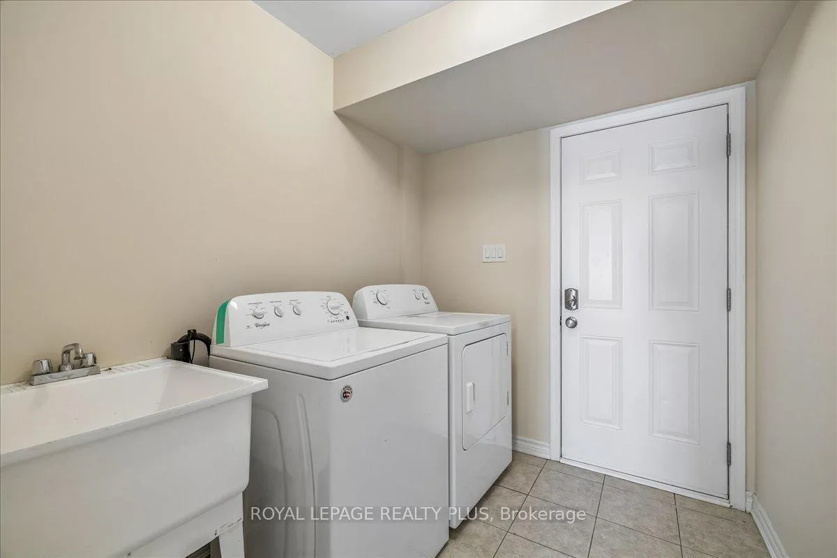Photo 10 of Unit 74, 22 Spring Creek Drive, Hamilton, Waterdown — HOMEH