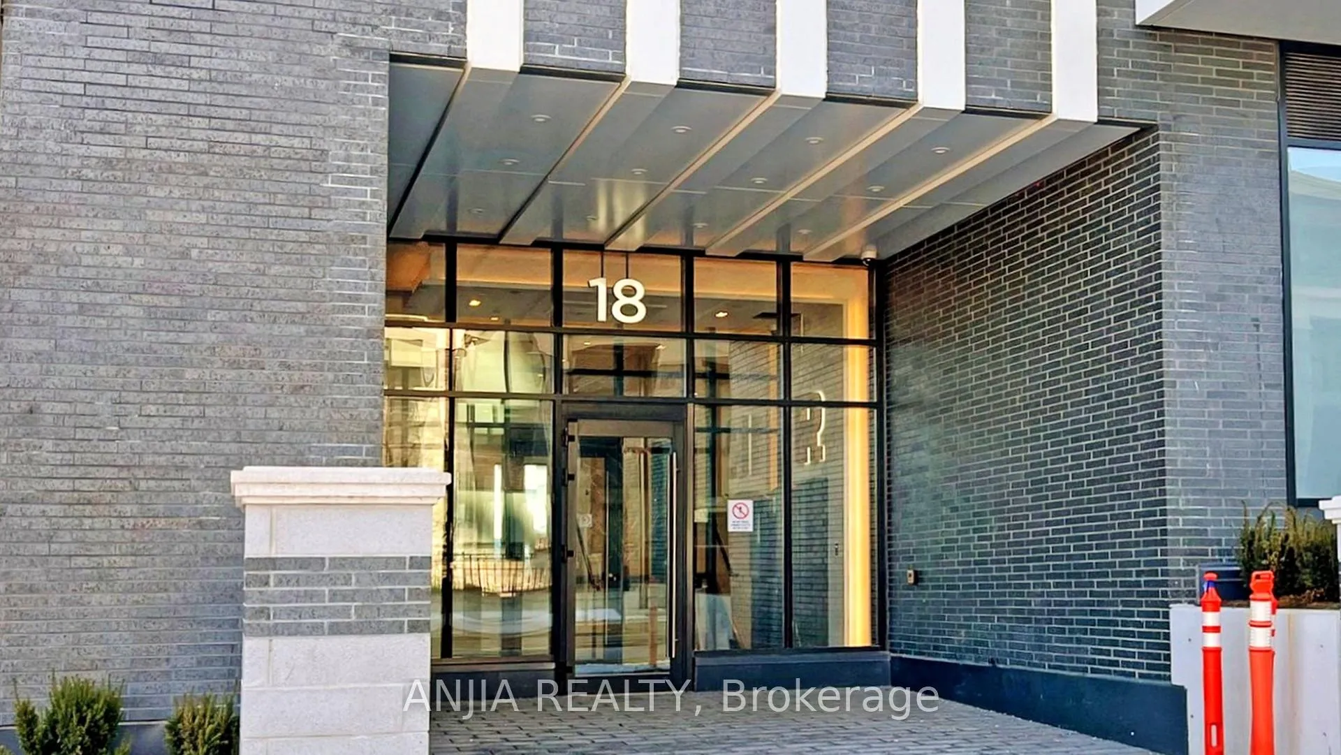 Photo 4 of Unit 3106, 18 Water Walk Drive, Markham, Unionville — HOMEH