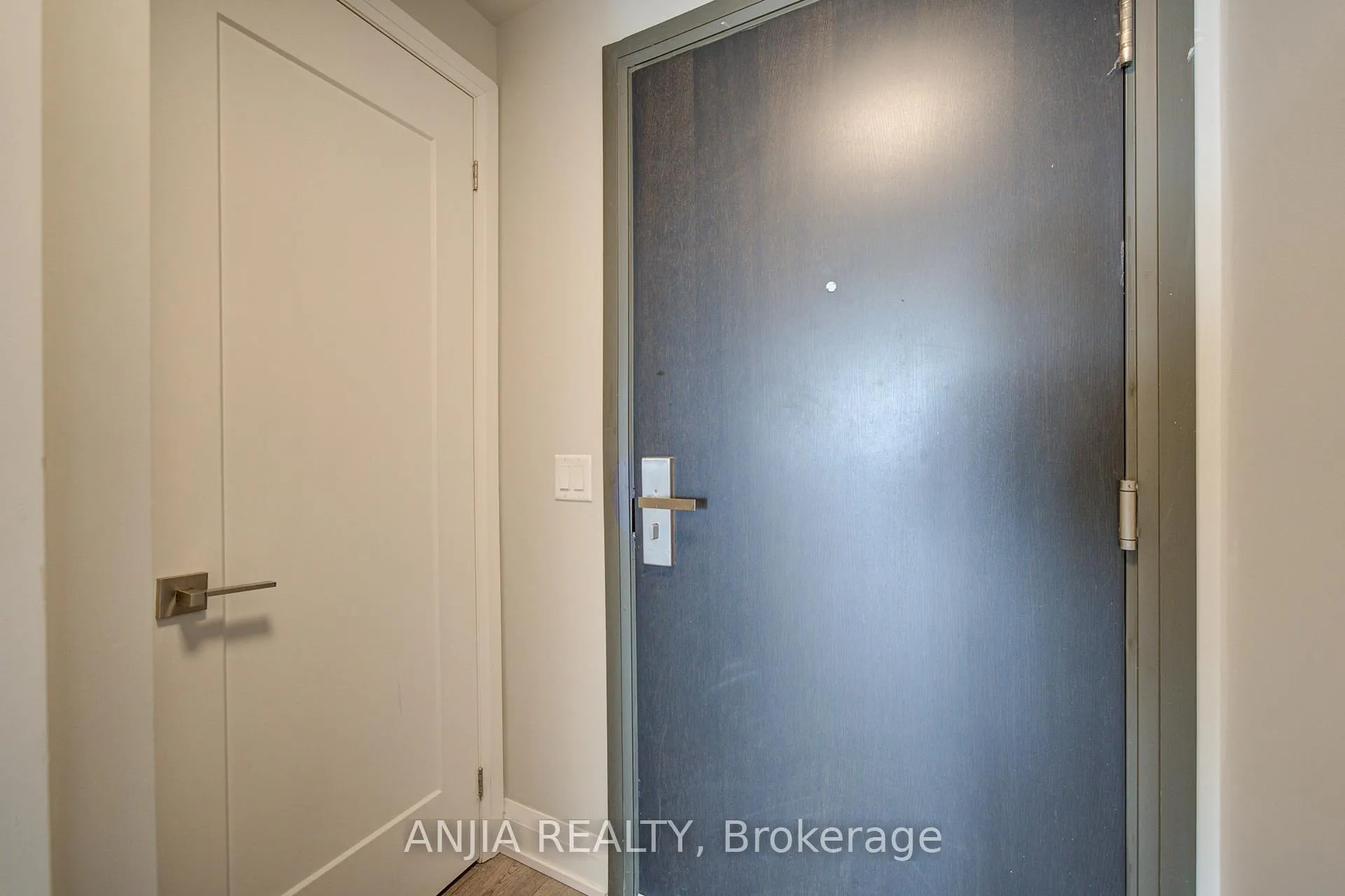 Photo 8 of Unit 3106, 18 Water Walk Drive, Markham, Unionville — HOMEH