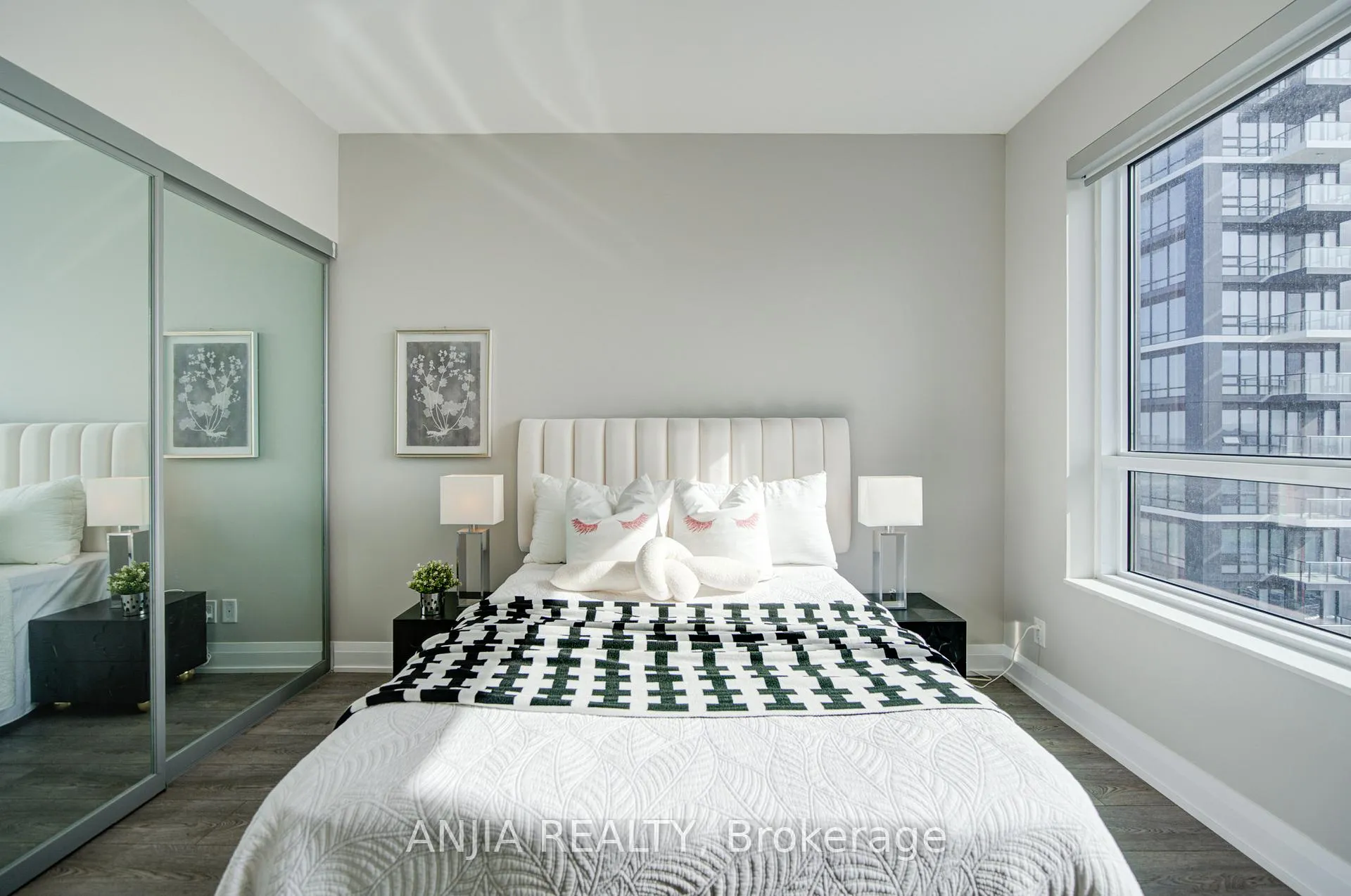 Photo 33 of Unit 3106, 18 Water Walk Drive, Markham, Unionville — HOMEH
