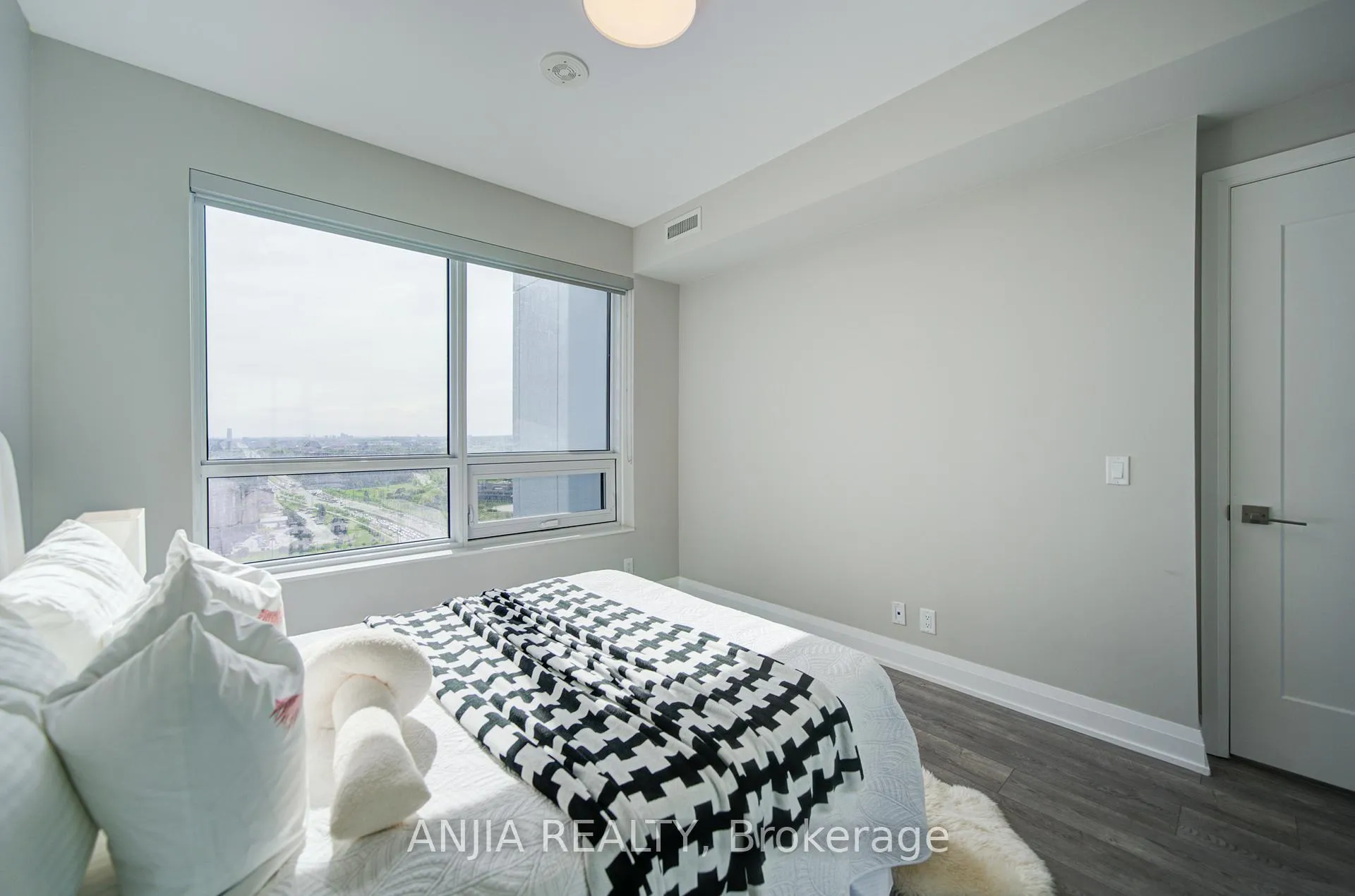 Photo 35 of Unit 3106, 18 Water Walk Drive, Markham, Unionville — HOMEH