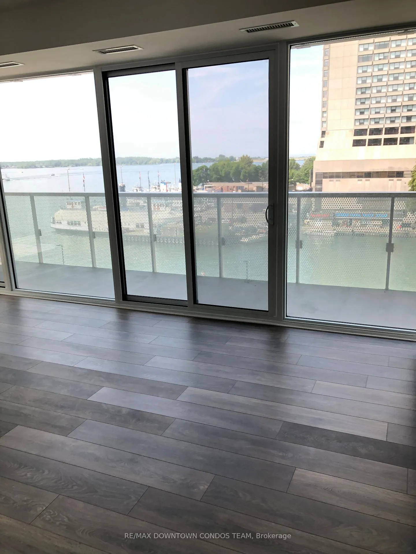 Photo 13 of Unit 511, 15 Queens Quay E, Toronto, Waterfront Communities — HOMEH