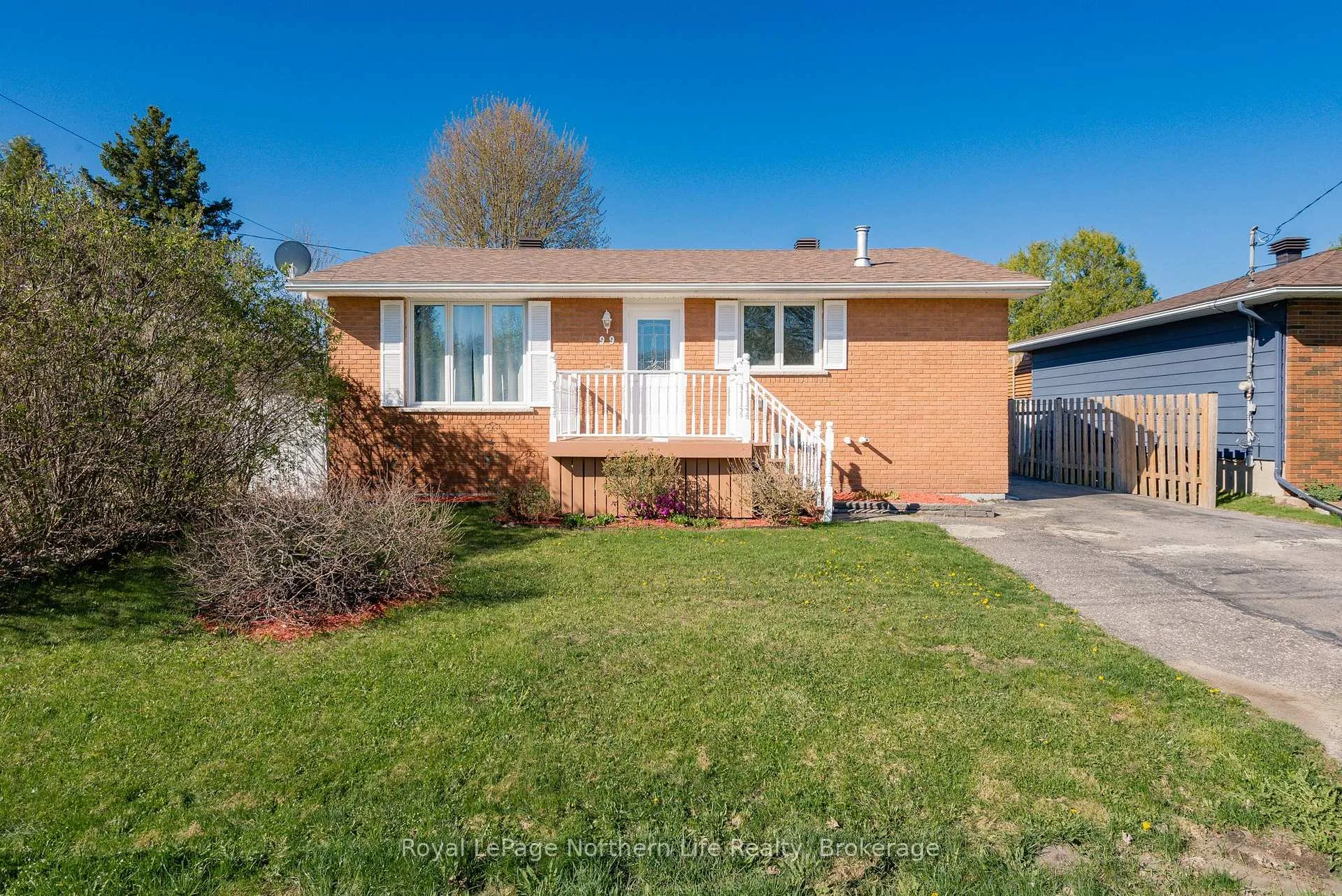 Photo 4 of 99 Strathcona Drive, North Bay, Ferris — HOMEH