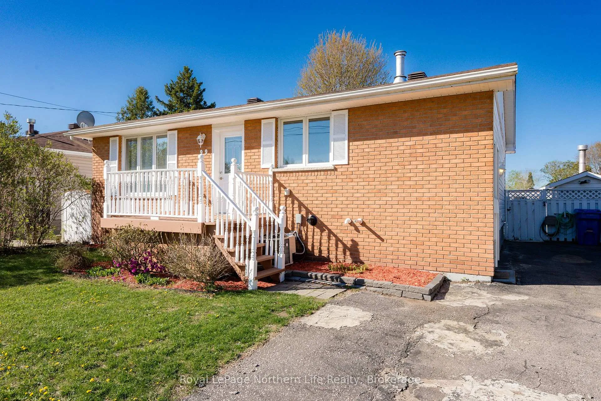 Photo 5 of 99 Strathcona Drive, North Bay, Ferris — HOMEH