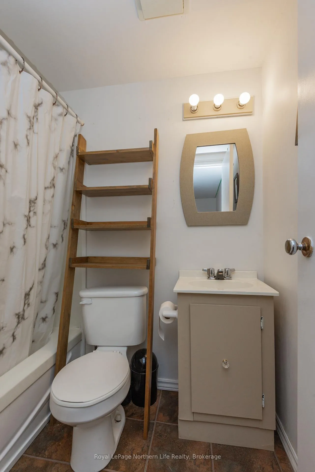 Photo 41 of 99 Strathcona Drive, North Bay, Ferris — HOMEH