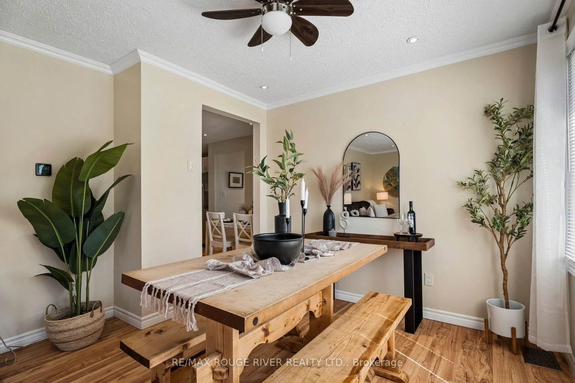 Photo 8 of 20 Lorne Street, Georgina, Sutton & Jackson's Point — HOMEH