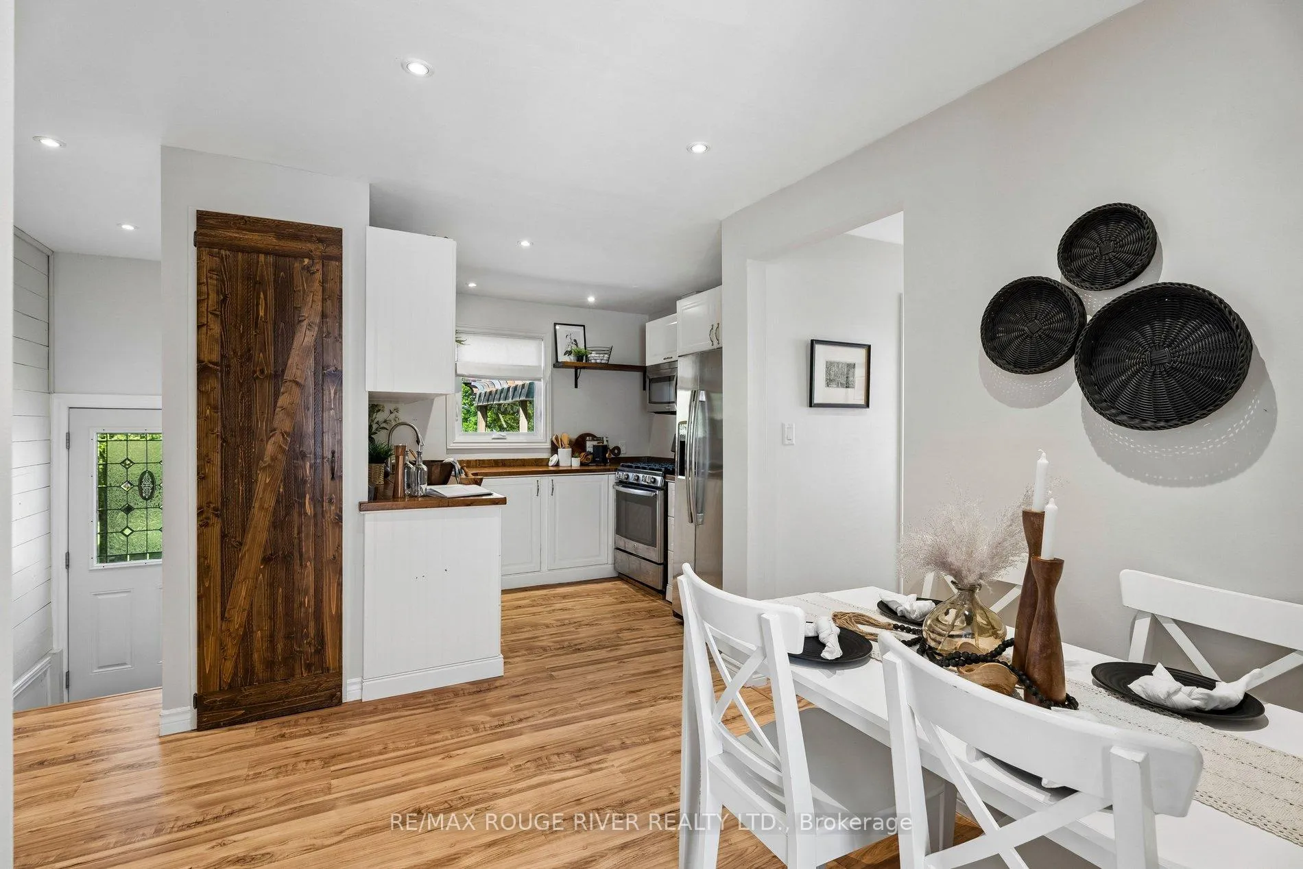 Photo 10 of 20 Lorne Street, Georgina, Sutton & Jackson's Point — HOMEH