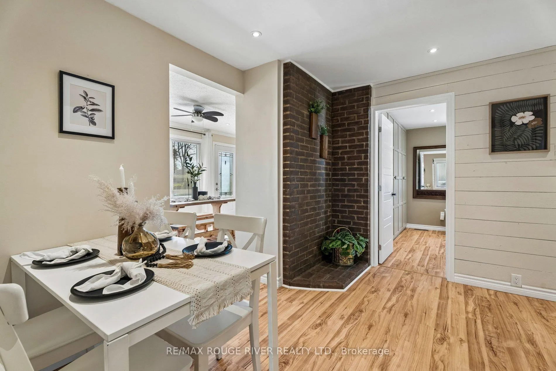 Photo 12 of 20 Lorne Street, Georgina, Sutton & Jackson's Point — HOMEH