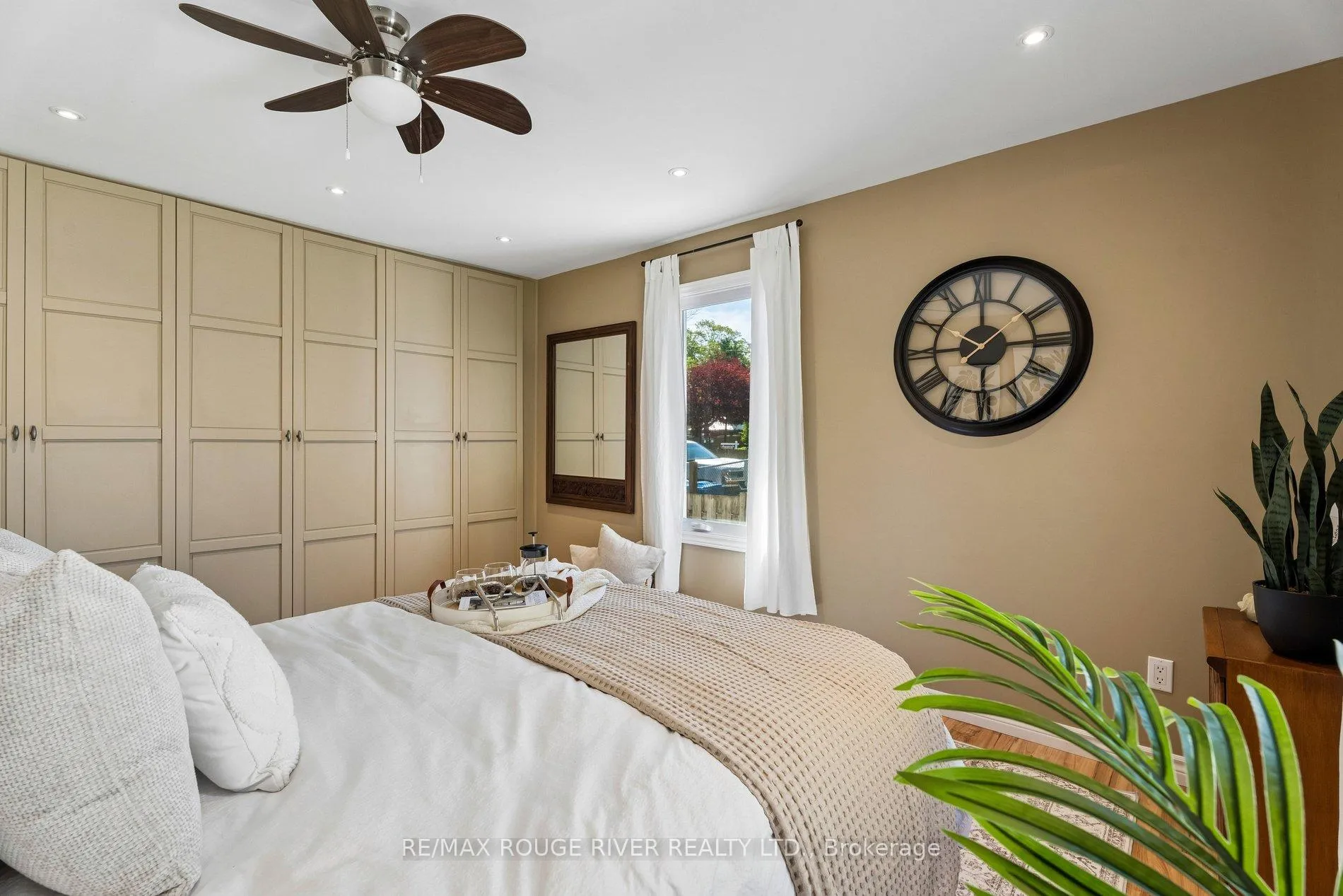 Photo 19 of 20 Lorne Street, Georgina, Sutton & Jackson's Point — HOMEH