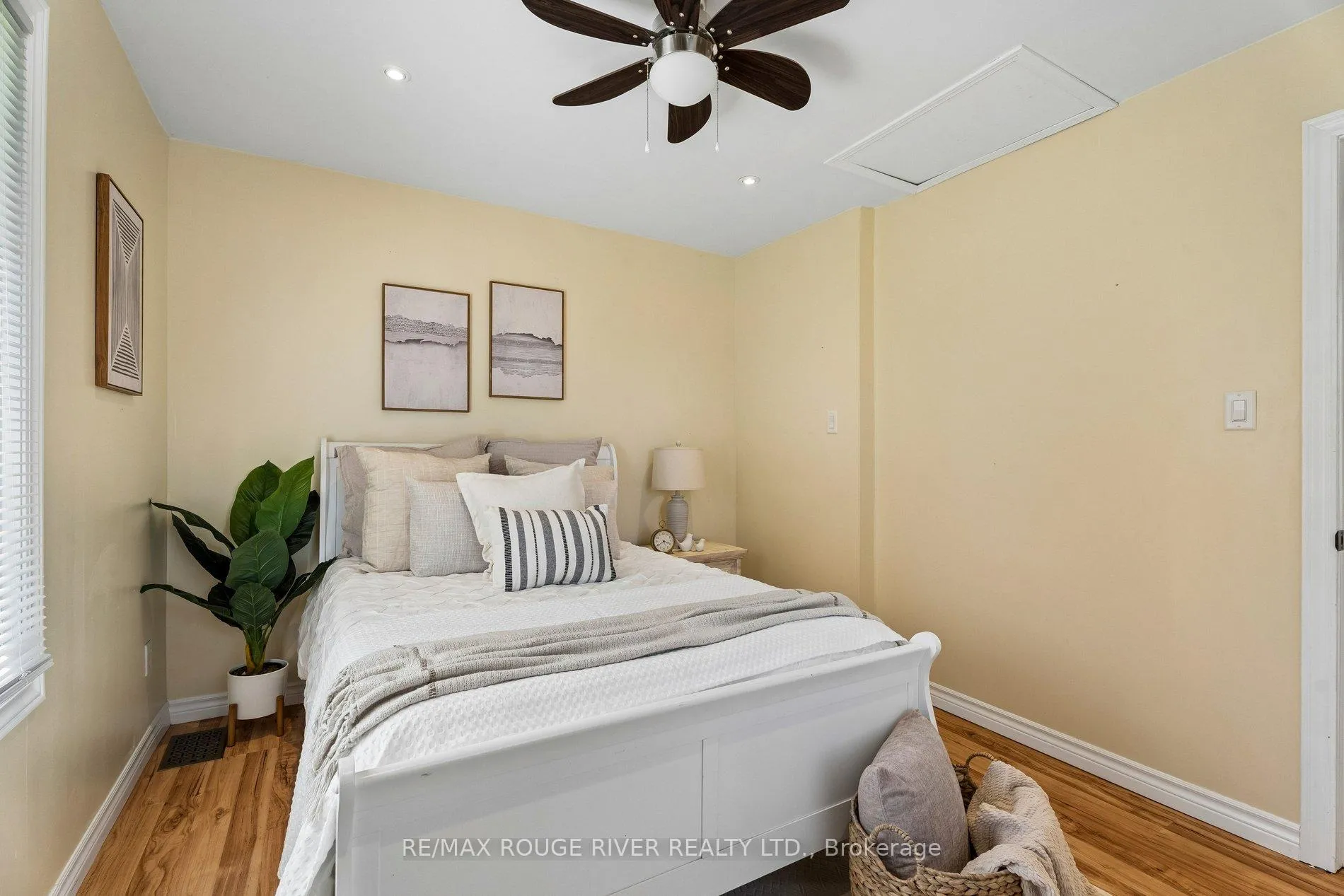 Photo 23 of 20 Lorne Street, Georgina, Sutton & Jackson's Point — HOMEH