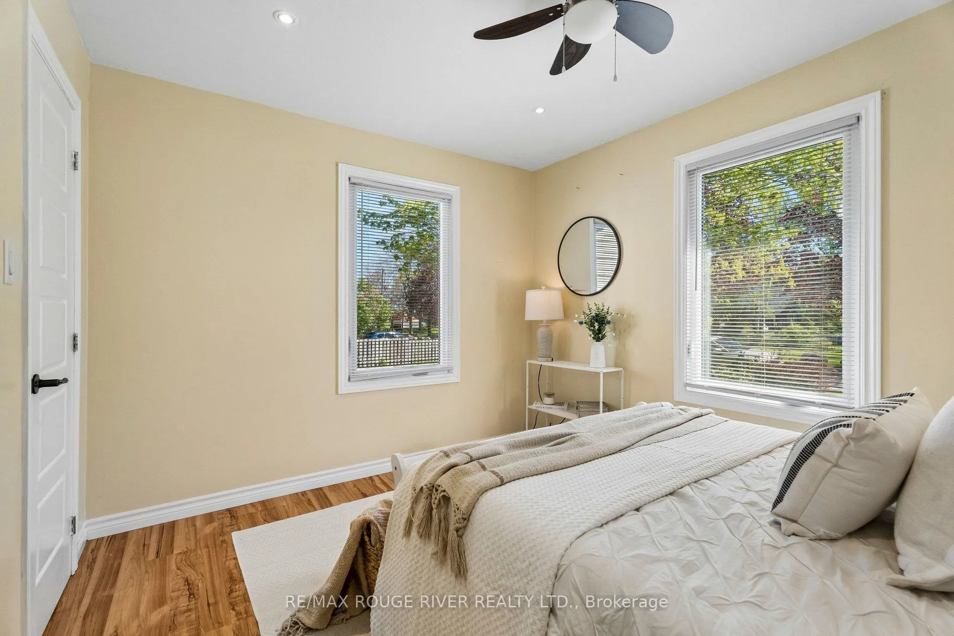 Photo 24 of 20 Lorne Street, Georgina, Sutton & Jackson's Point — HOMEH