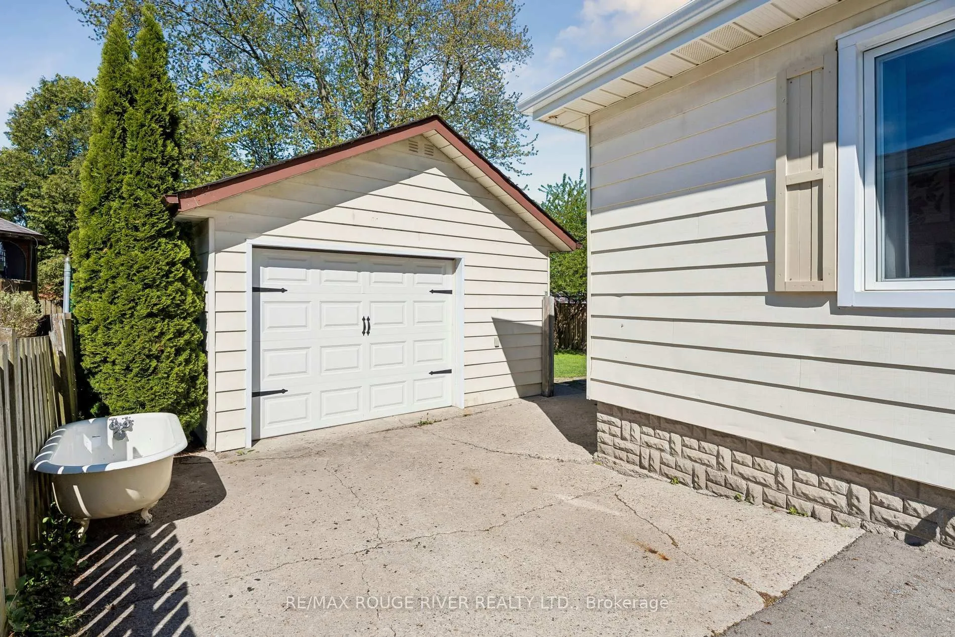 Photo 30 of 20 Lorne Street, Georgina, Sutton & Jackson's Point — HOMEH