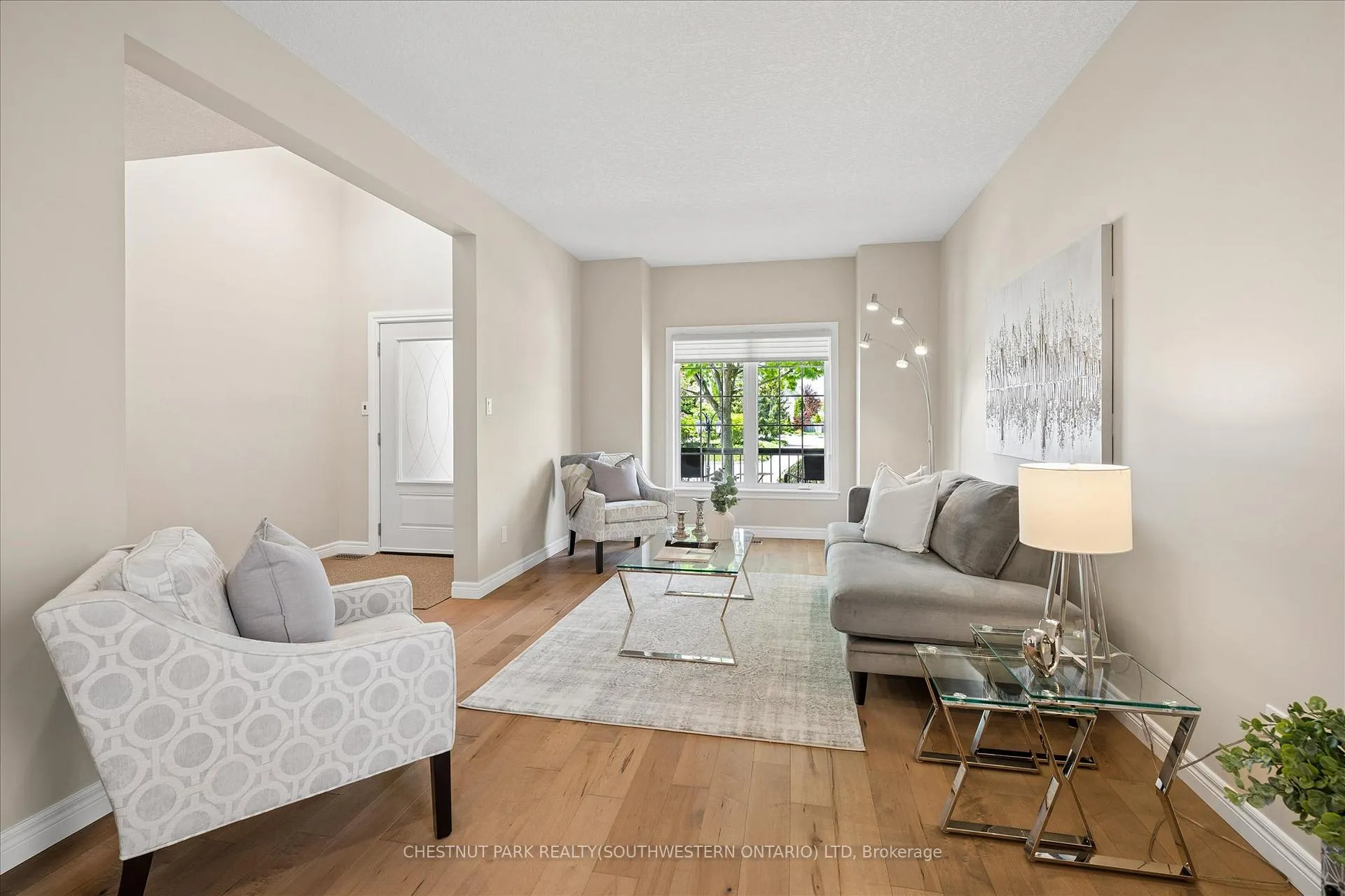 Photo 5 of 697 Breakwater Crescent, Waterloo — HOMEH