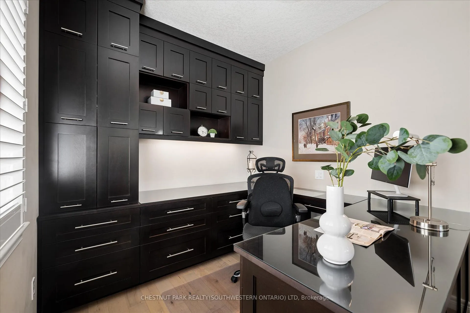 Photo 24 of 697 Breakwater Crescent, Waterloo — HOMEH